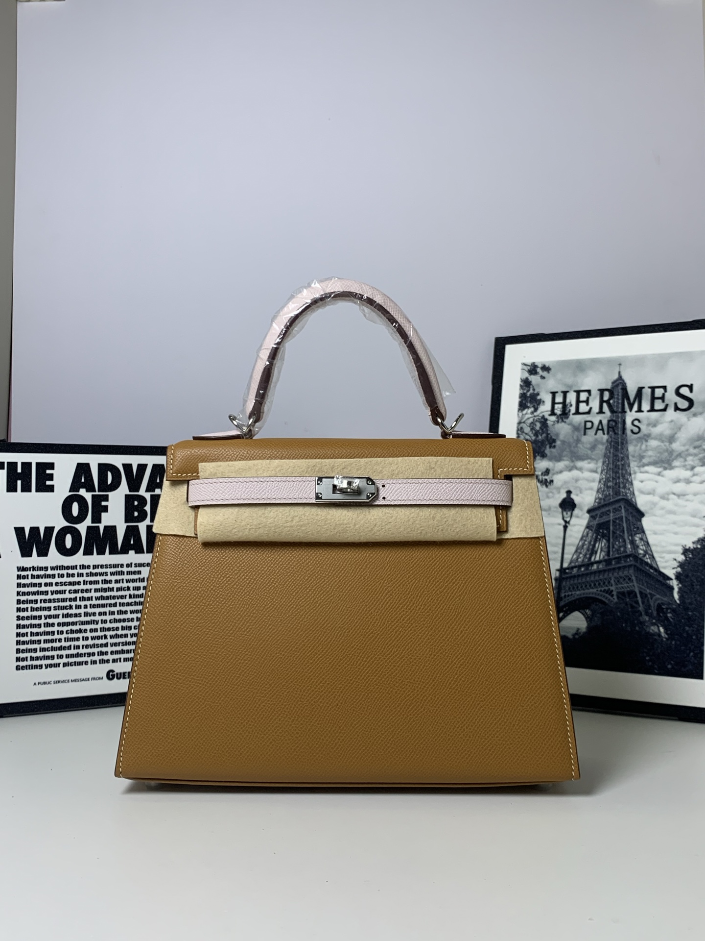 Kelly 25 Classic Handbag: Epsom Leather, Steel Hardware, Color-Block Design