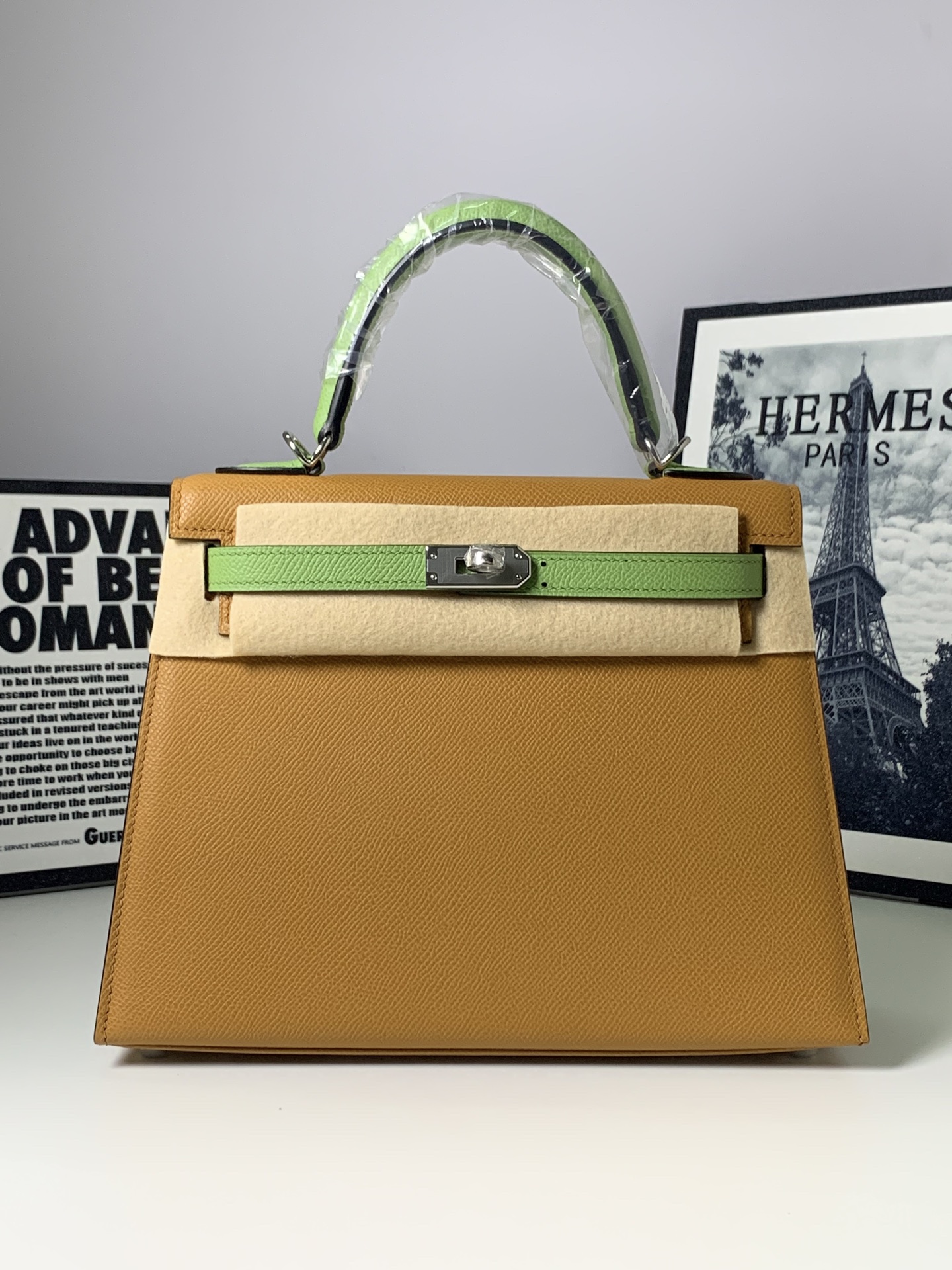 Elegante Kelly 25 Handtas in Epsom Leer met Kleurblok Design