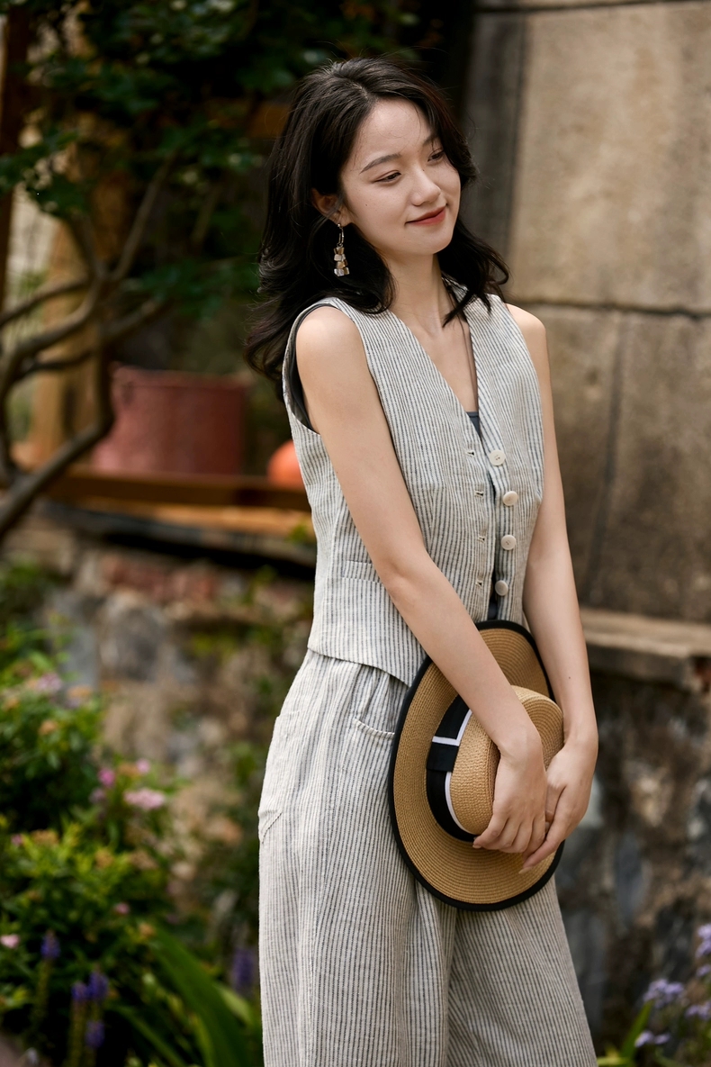 High-End Women’s Suit: Elegant, High-Quality, Holiday-Inspired with Comfortable Linen Fabrics. - 图片 2