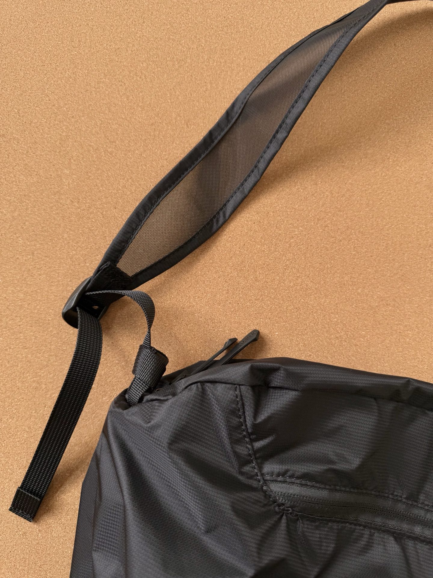 Bandolera Ligera y Resistente al Agua Arcteryx Heliad de 12L 8 i1752072086071 4862 0 7