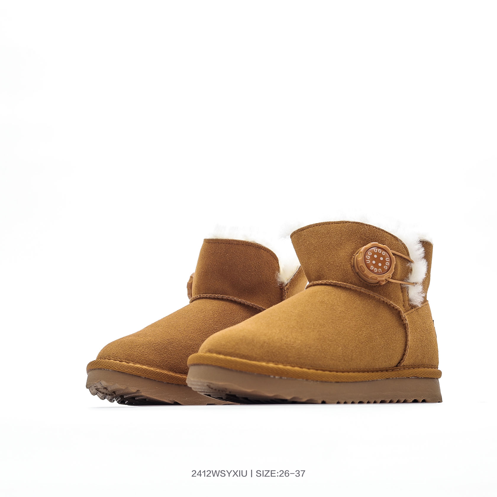 图片[5]-UGG 儿童精品童鞋品牌的起源可以追溯到澳大利亚，一战时期，澳大利亚飞行员用两块羊皮包裹成鞋子穿在脚上御寒，这种设计后来逐渐在澳洲流行开来。品牌正式创立于 1978 年，由澳大利亚冲浪员 Brian Smith 带到美国加利福尼亚并推广。以其标志性的羊毛靴而闻名于世，已成为冬季时尚与舒适的代名词。今天，为大家带来四双新款，它们不仅继承了 UGG 品牌的经典元素，更在细节上进行了创新。 尺码：26 27 28 29 30 31 32 33 34 35 36 37-选品中心