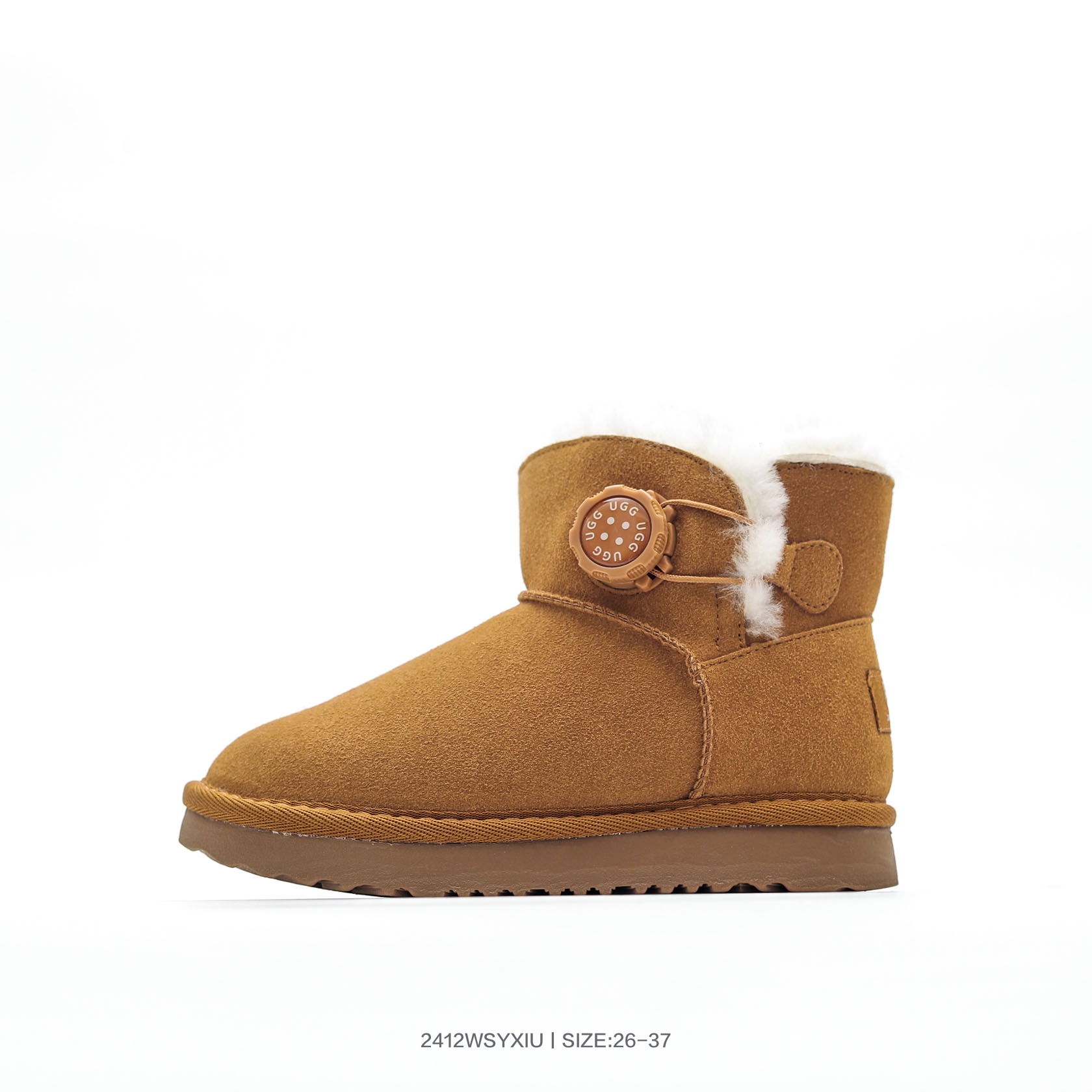 UGG 儿童精品童鞋品牌的起源可以追溯到澳大利亚，一战时期，澳大利亚飞行员用两块羊皮包裹成鞋子穿在脚上御寒，这种设计后来逐渐在澳洲流行开来。品牌正式创立于 1978 年，由澳大利亚冲浪员 Brian Smith 带到美国加利福尼亚并推广。以其标志性的羊毛靴而闻名于世，已成为冬季时尚与舒适的代名词。今天，为大家带来四双新款，它们不仅继承了 UGG 品牌的经典元素，更在细节上进行了创新。 尺码：26 27 28 29 30 31 32 33 34 35 36 37-选品中心