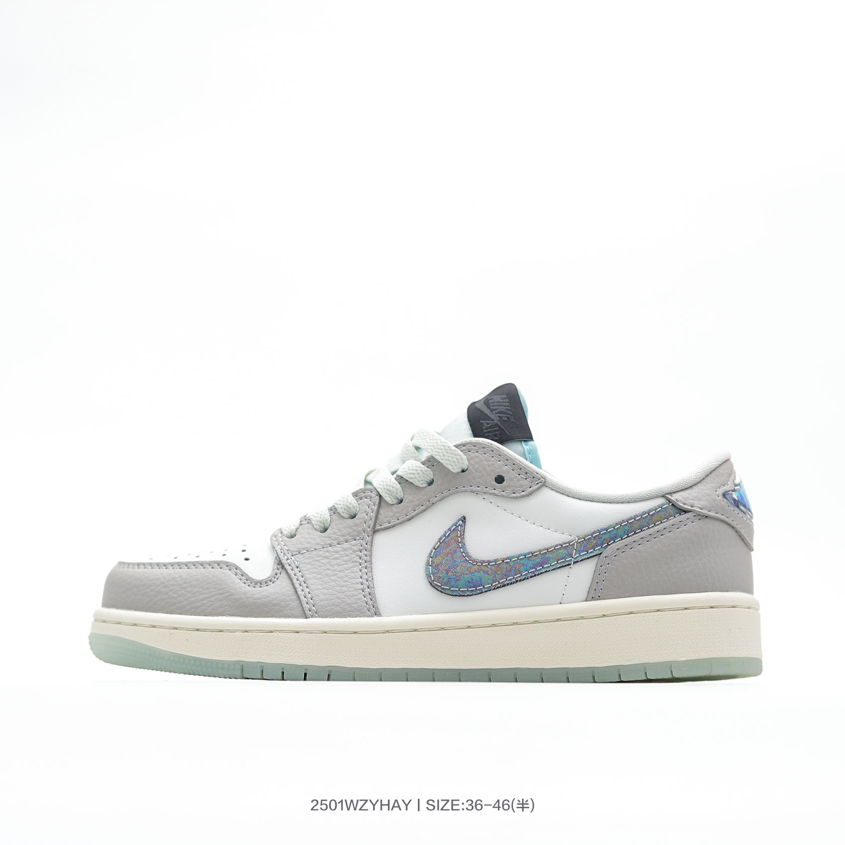 放店💰140 🟡蛇年白黑HF3144-100
原楦开发版型，采用压纹牛剖革鞋面材质，鞋垫嵌入缓震EVA物料及缜密拉帮中底布，外置耐磨橡胶隔色大底❗2025蛇年「CNY限定」！耐克Nike Air Jordan 1 Retro Low OG"Year Of The Snake"AJ1乔丹一代低帮经典复古文化休闲运动篮球鞋“白绿青蛇CNY 

码数：36 36.5 37.5 38 38.5 39 40 40.5 41 42 42.5 43 44 44.5 45 46
编号：2501WZYHAY
