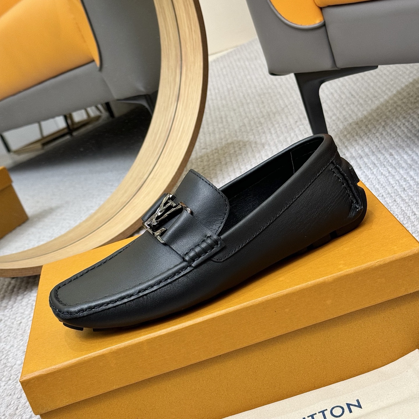 Louis Vuitton 2025 Spring/Summer GLORIA Loafers - Premium Leather 7 i1742590266298 4619 0 5