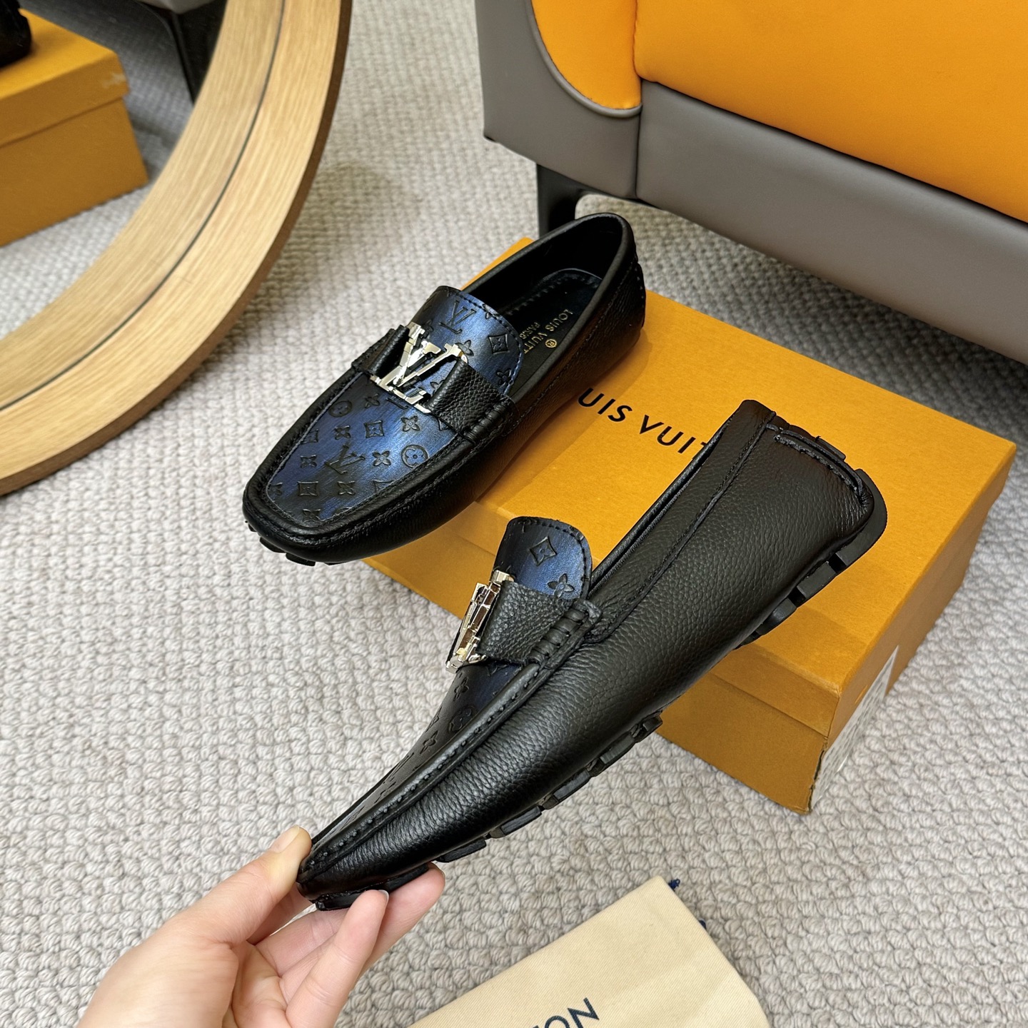 Louis Vuitton 2025 Spring/Summer Gloria Monogram Leather Loafers for Men 5 i1742590568807 4382 0 3