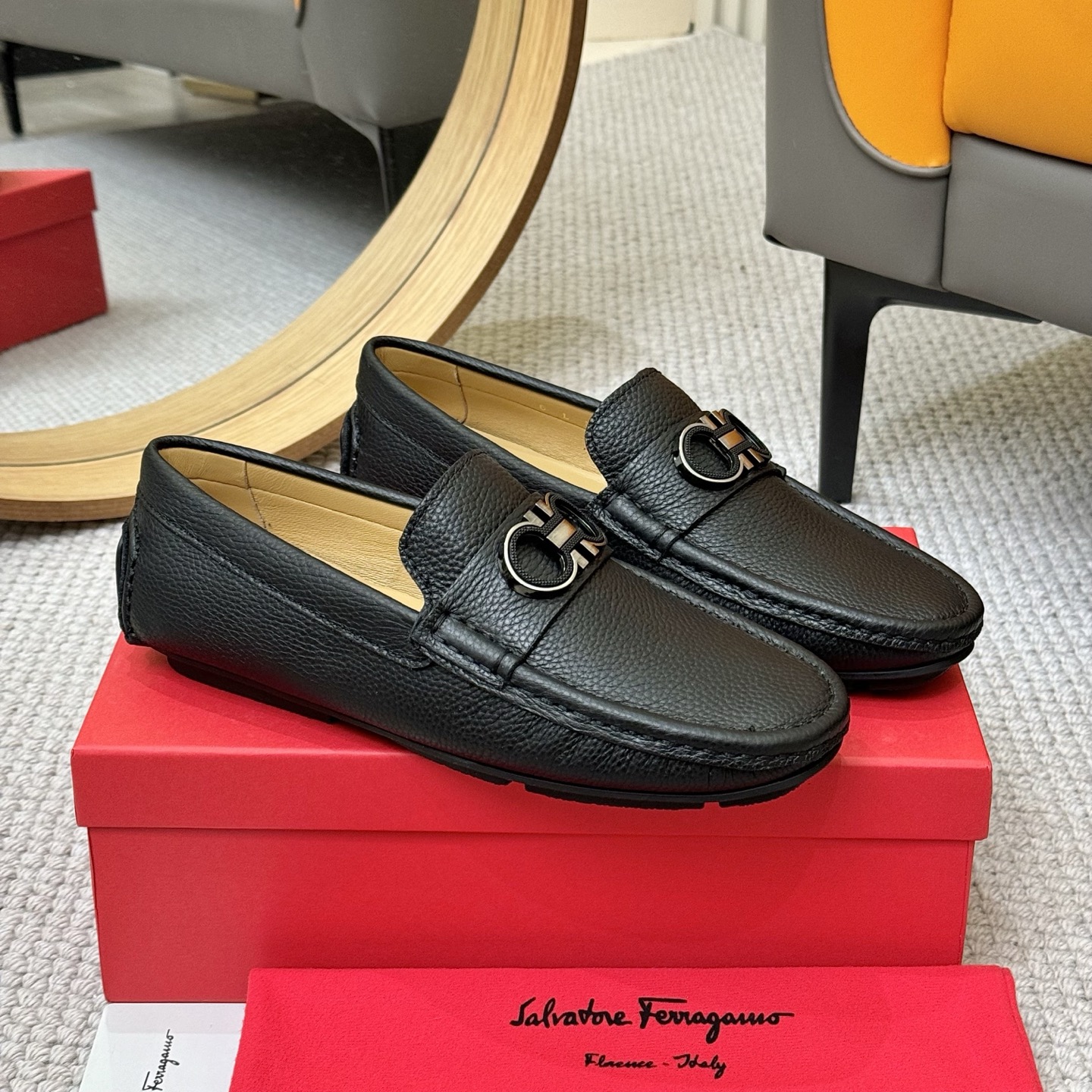 Salvatore Ferragamo Men's Black Leather Loafers with Iconic Buckle 4 i1743699779326 1342 0 2