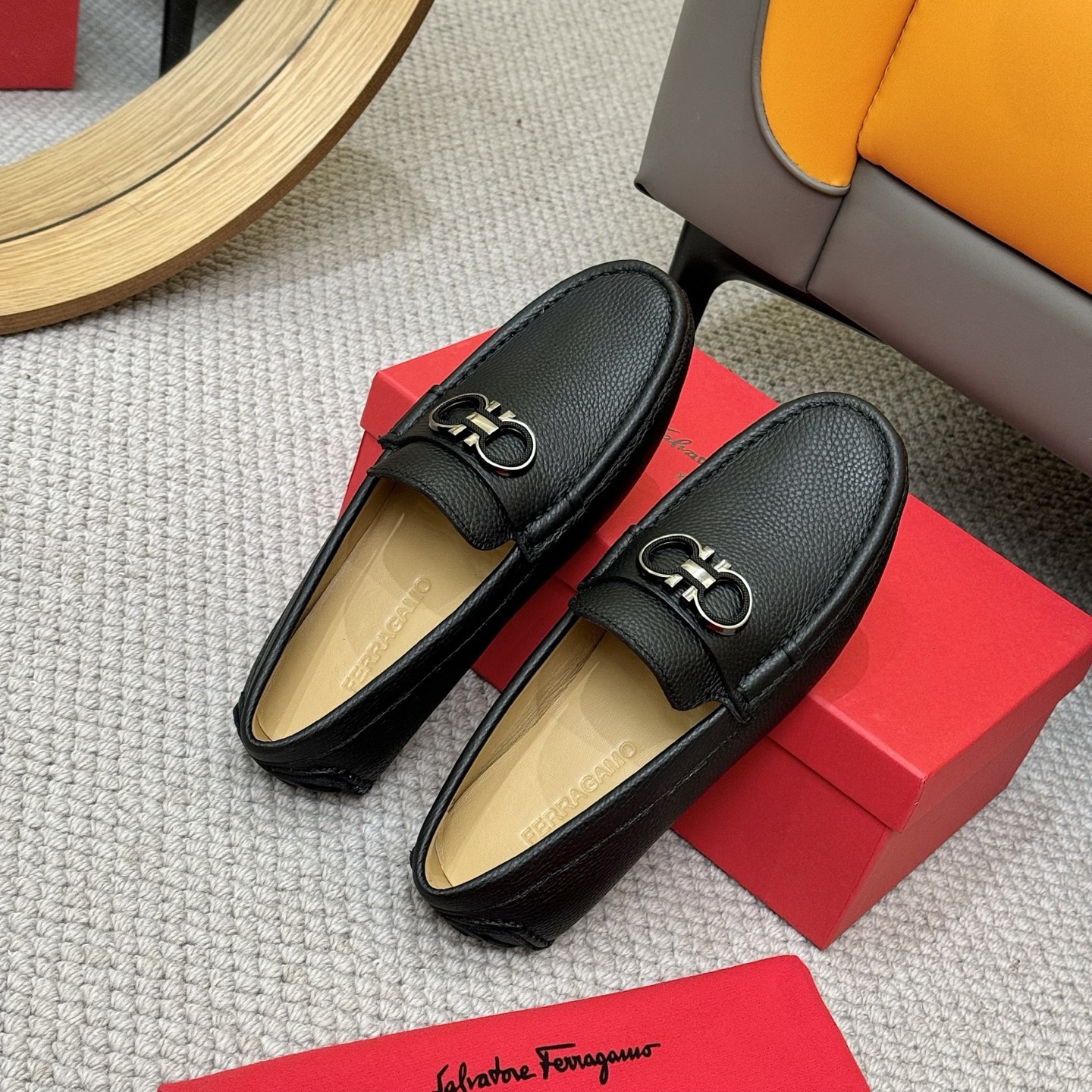 Salvatore Ferragamo Men's Black Leather Loafers with Iconic Buckle 9 i1743699779415 1159 0 7