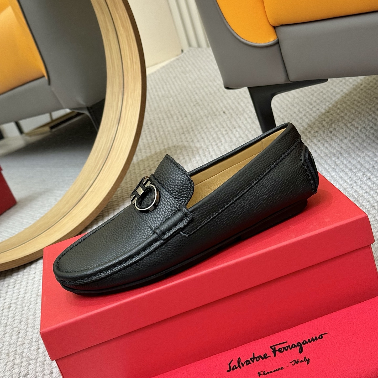 Salvatore Ferragamo Men's Black Leather Loafers with Iconic Buckle 7 i1743699780692 2613 0 5