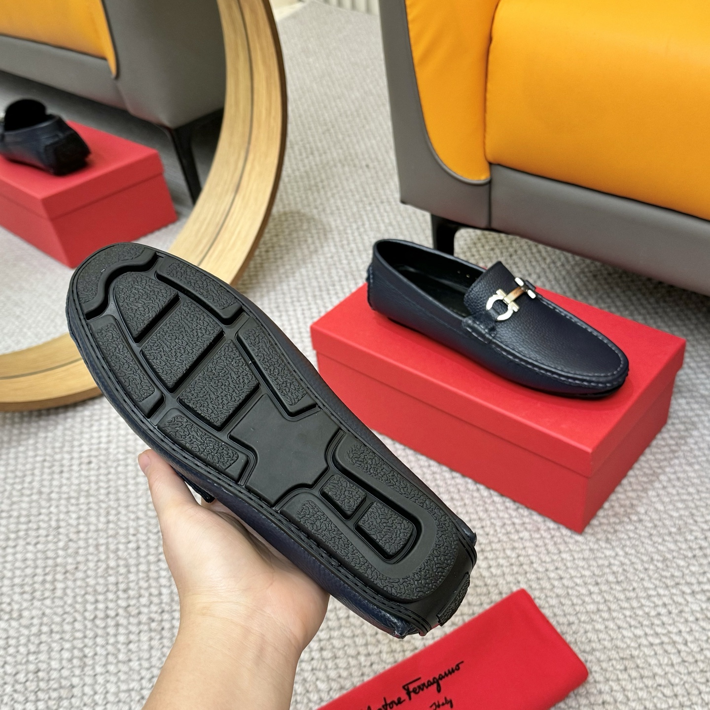 Salvatore Ferragamo Men's Leather Loafers with Iconic Buckle Detail 8 i1743699885371 2600 0 6