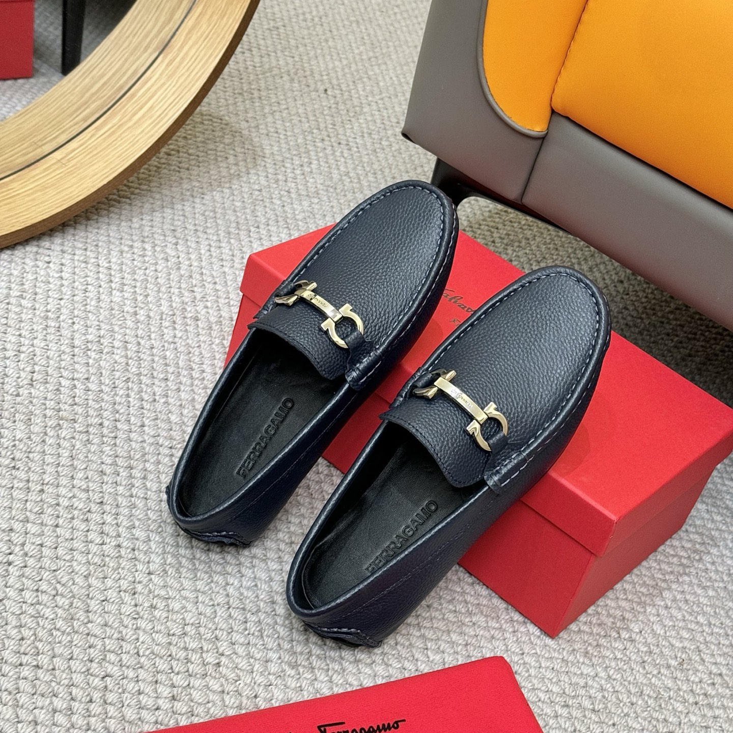 Salvatore Ferragamo Men's Leather Loafers with Iconic Buckle Detail 9 i1743699885403 8484 0 7
