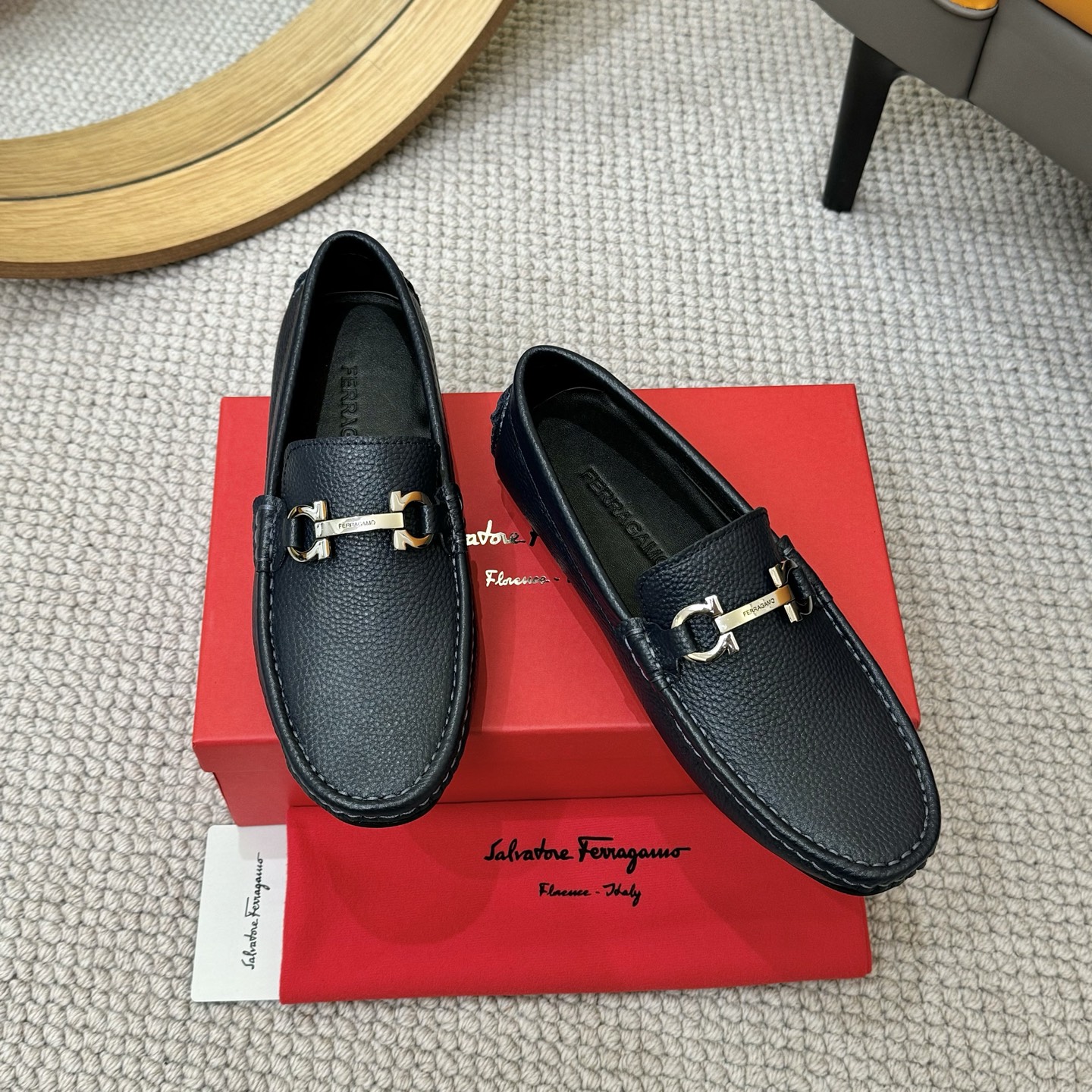 Salvatore Ferragamo Men's Leather Loafers with Iconic Buckle Detail 2 i1743699886416 7096 0 0