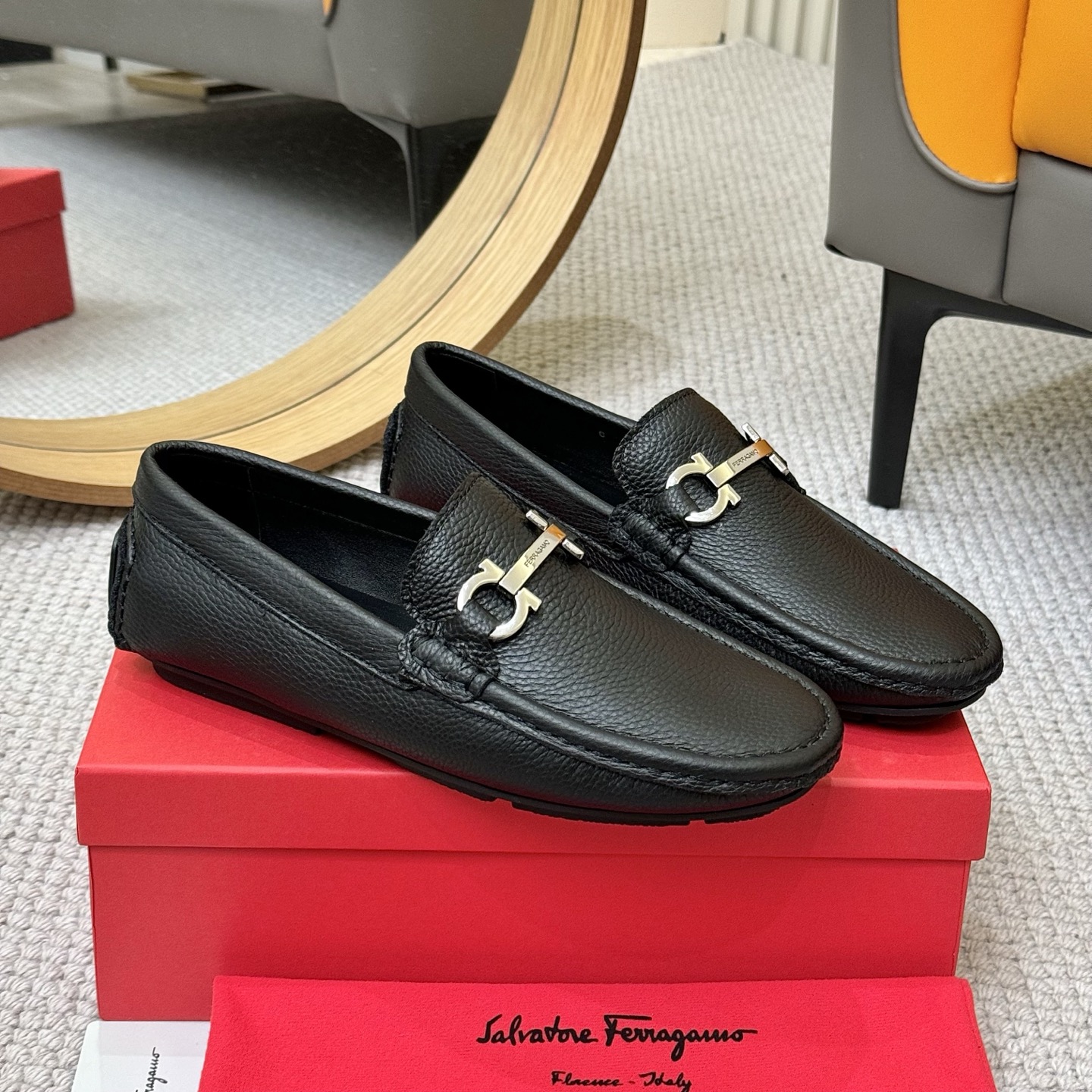 Salvatore Ferragamo Men's Leather Loafers with Iconic Buckle 4 i1743699904328 9410 0 2