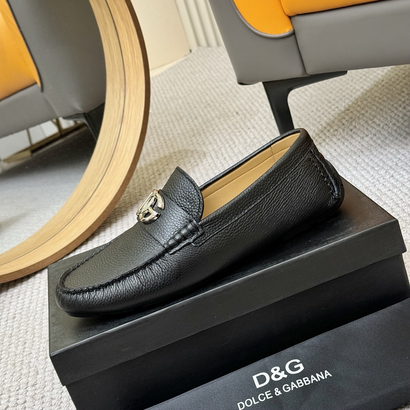Dolce & Gabbana Leather Driving Moccasins With Metal D&G Logo Accent 7 i1744399787153 6393 0 5