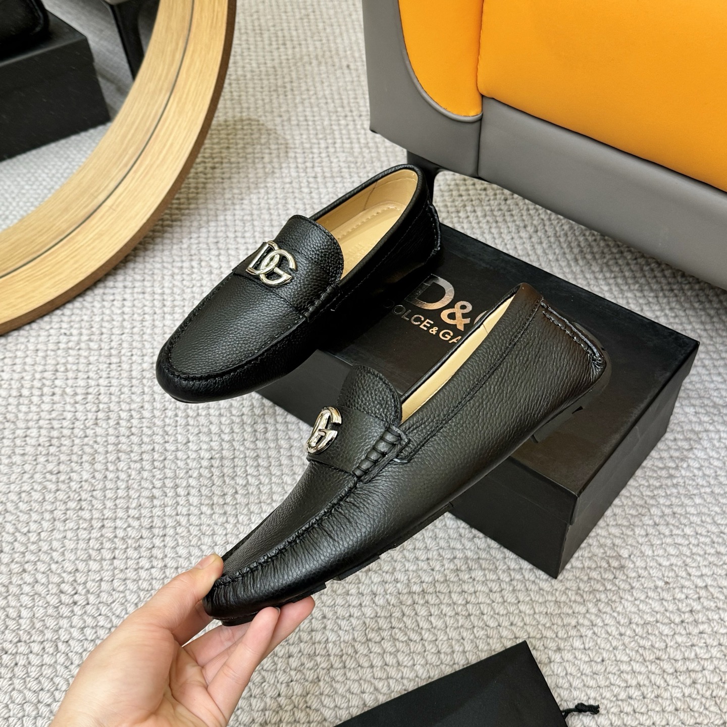 Dolce & Gabbana Leather Driving Moccasins With Metal D&G Logo Accent 5 i1744399787185 2236 0 3