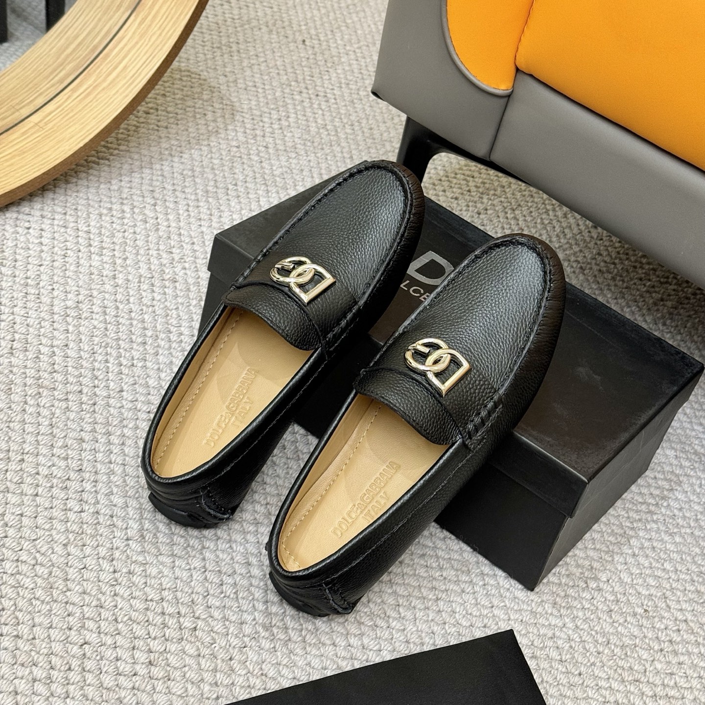 Dolce & Gabbana Leather Driving Moccasins With Metal D&G Logo Accent 9 i1744399787817 1116 0 7