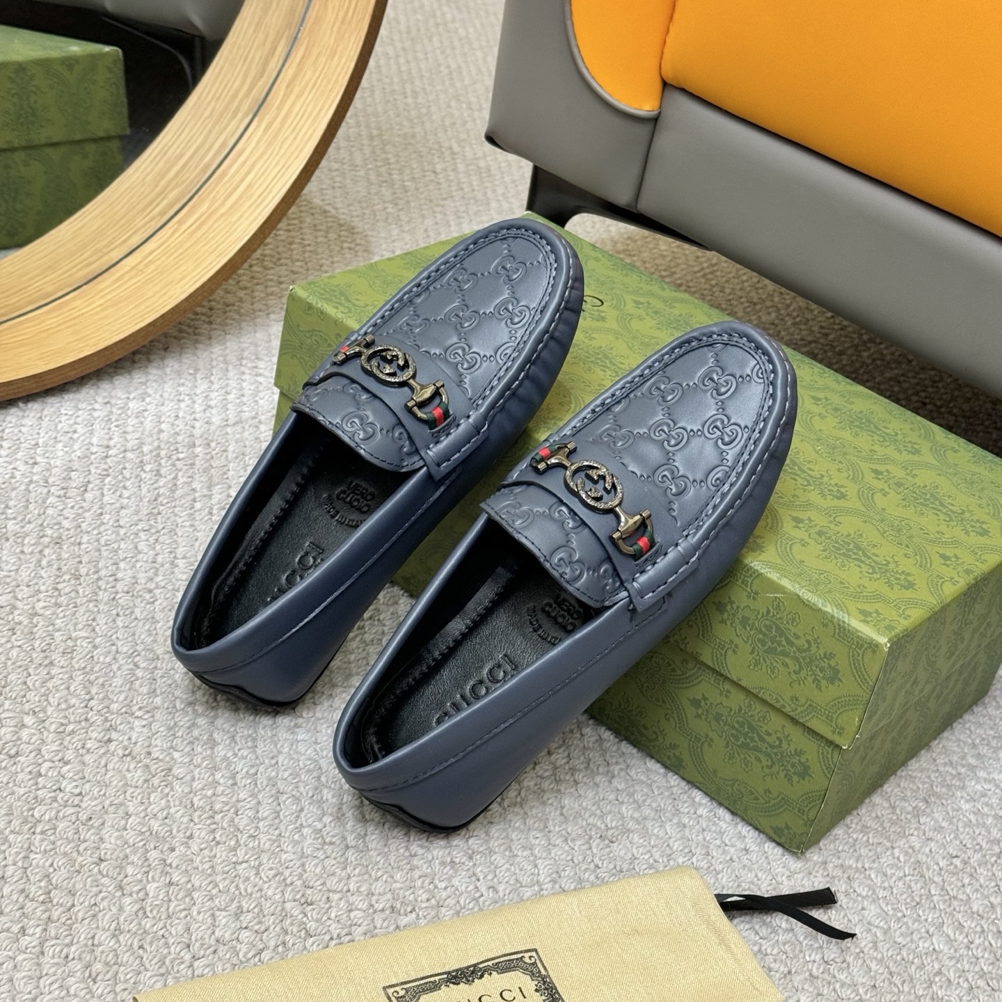 Gucci Classic Loafers in Embossed Leather with Signature Horsebit Detail 9 i1752858998664 1682 0 7