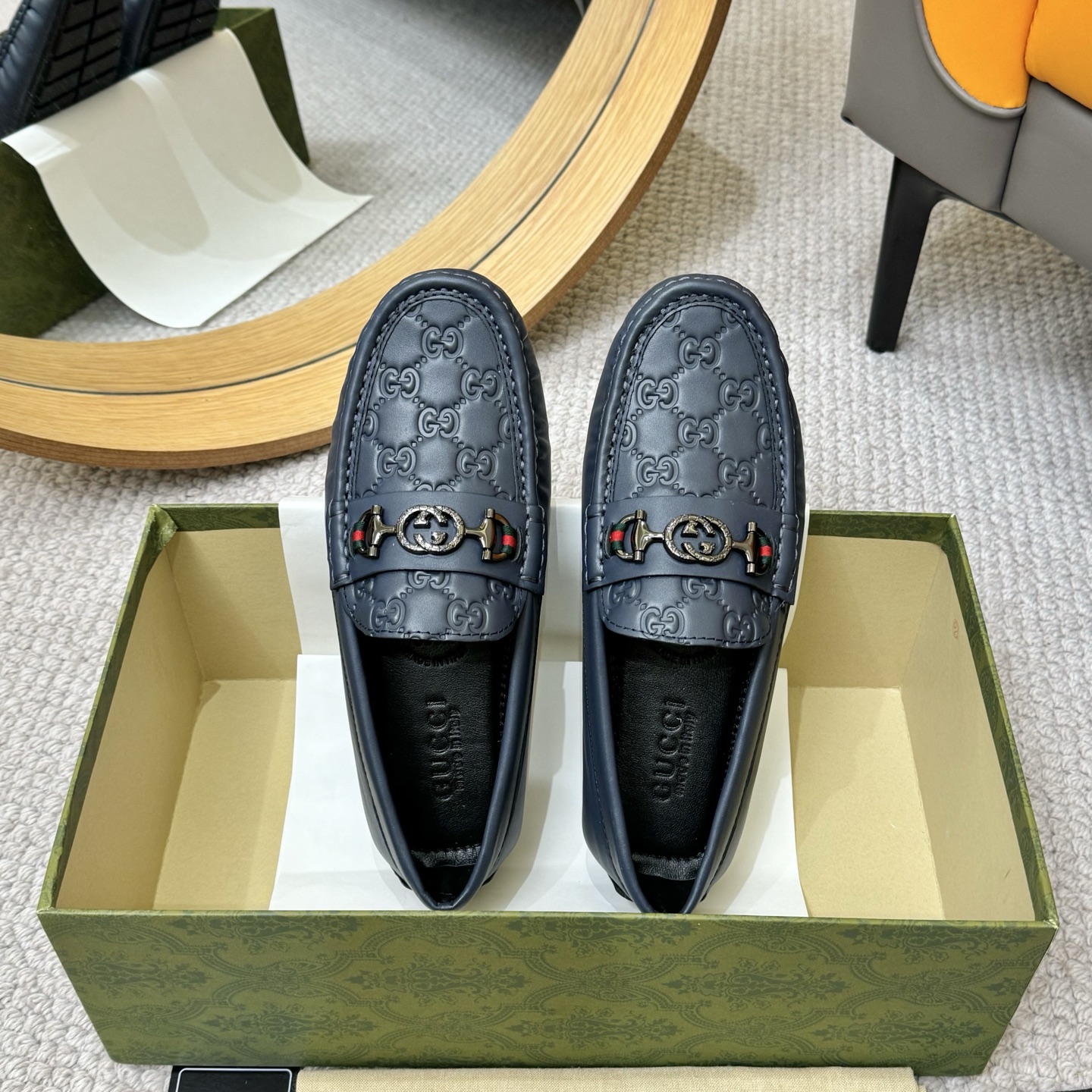 Gucci Classic Loafers in Embossed Leather with Signature Horsebit Detail 3 i1752859002003 5788 0 1