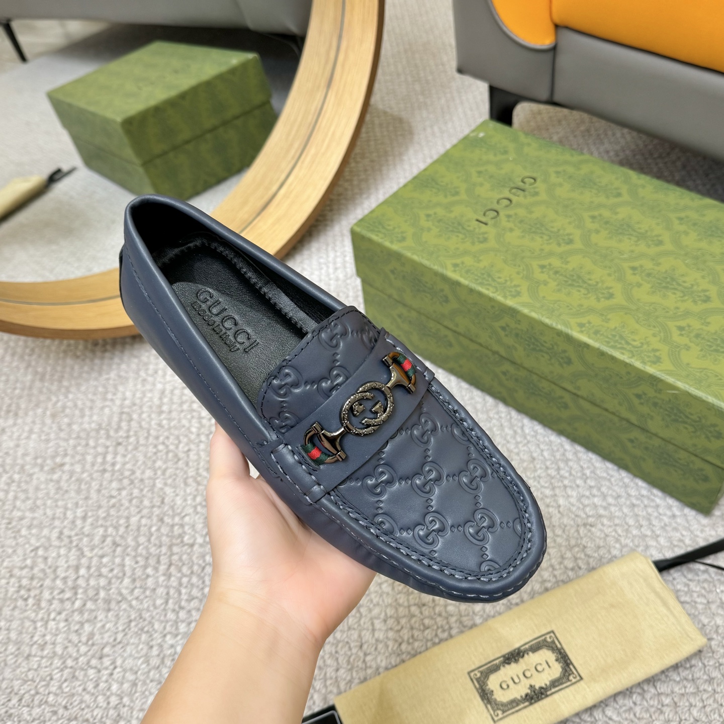 Gucci Classic Loafers in Embossed Leather with Signature Horsebit Detail 6 i1752859002039 9740 0 4