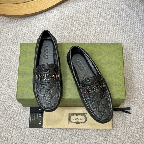 Gucci Classic Loafer in Black Leather with GG Pattern and Horsebit Detail