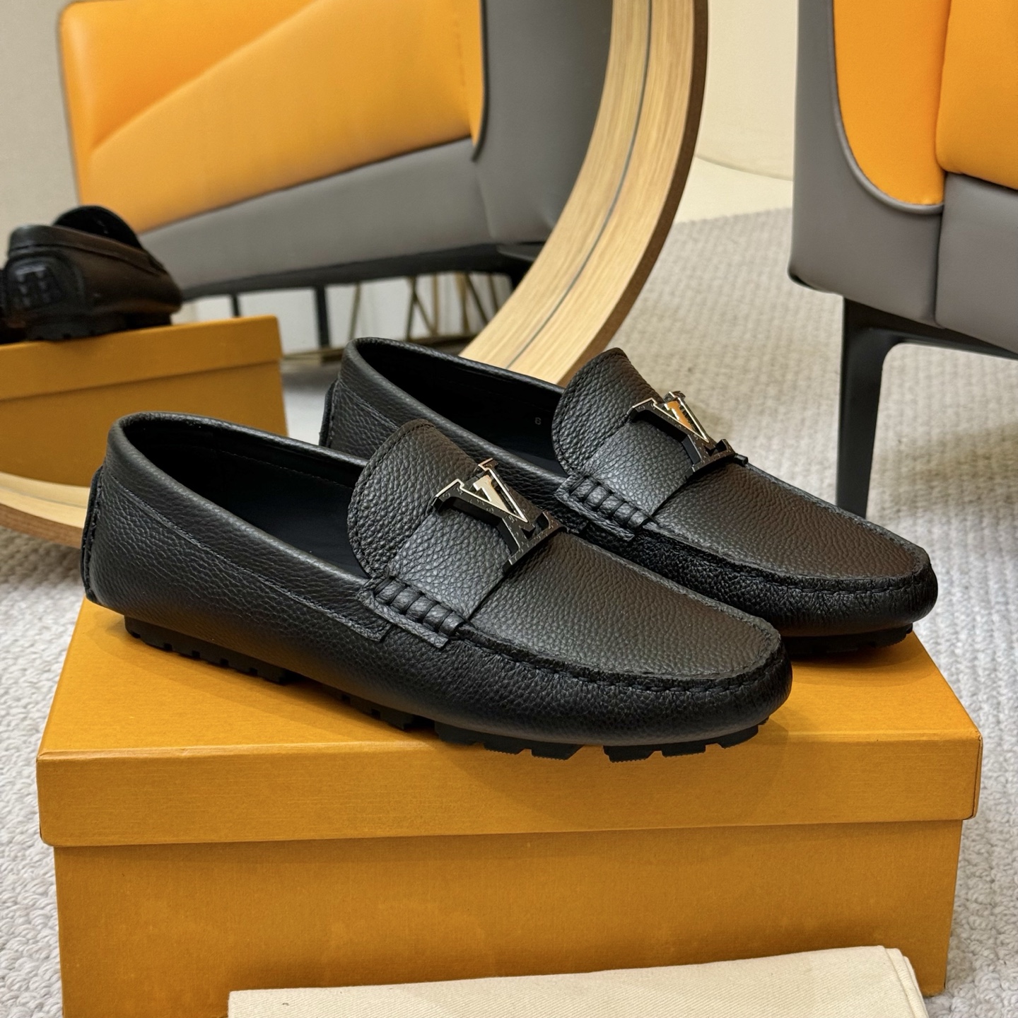 Louis Vuitton 2025 Spring/Summer Gloria Leather Driving Loafers 4 i1752859599277 9562 0 2