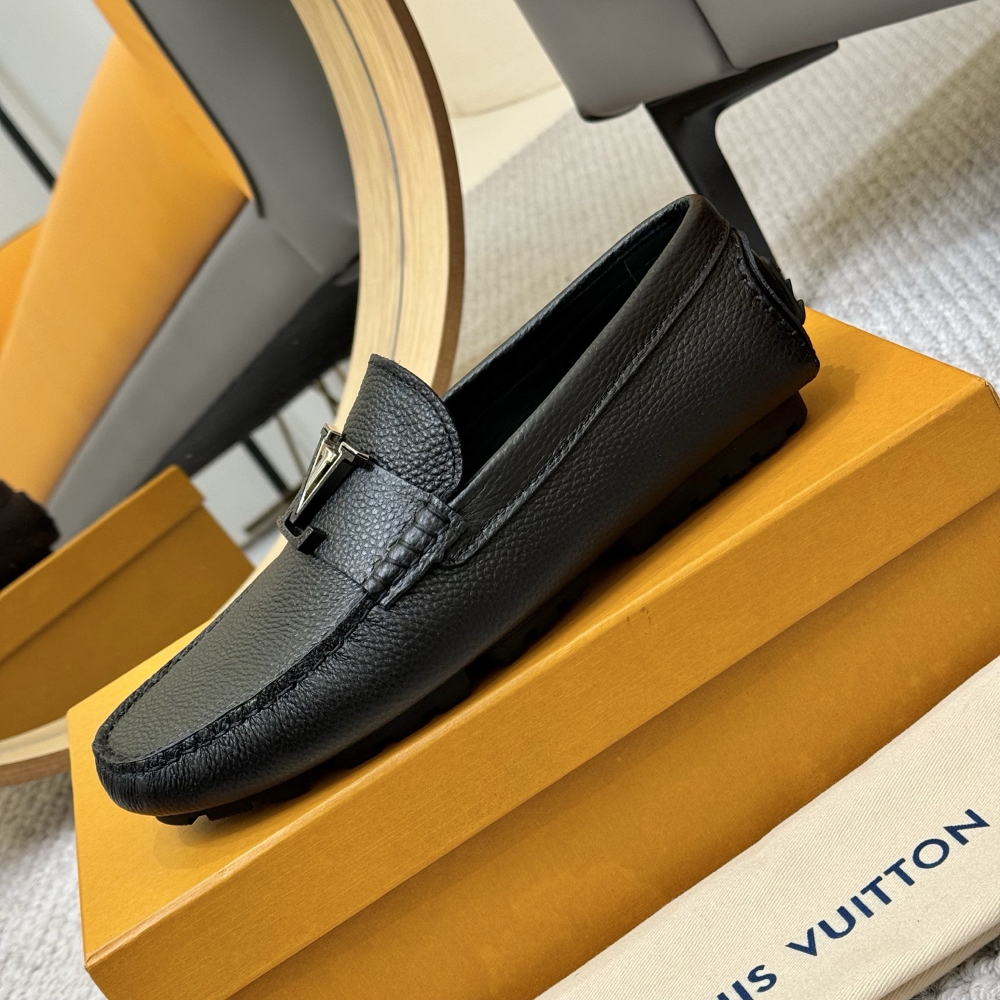 Louis Vuitton 2025 Spring/Summer Gloria Leather Driving Loafers 7 i1752859603005 3586 0 5
