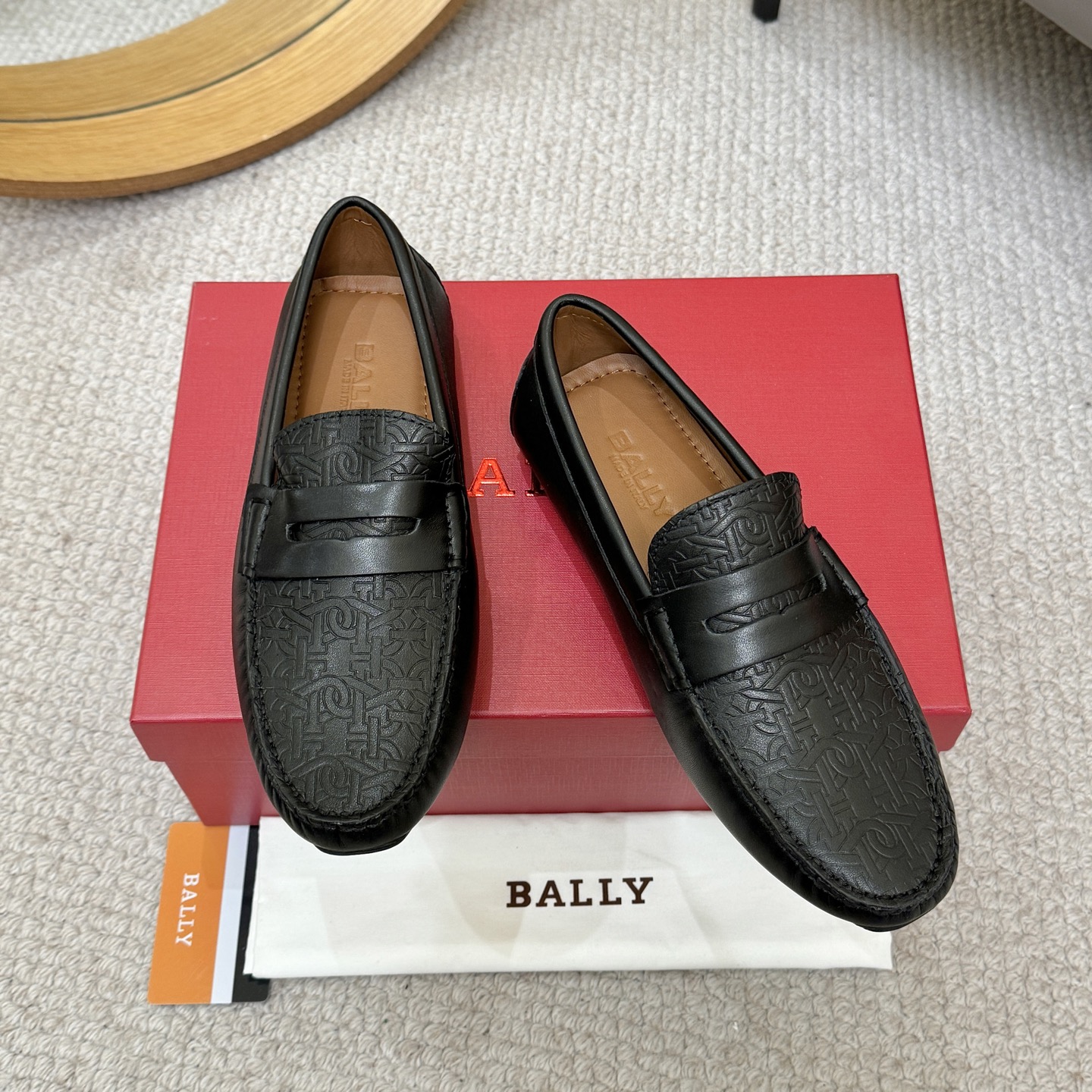 NO:831520,【BALLY.Bally】Official website 1:1. New beanie shoes, the identity of every successful man, the upper foot is elegant and stable, the high-end custom shop original first-layer cowhide + imported sheepskin lining. No matter the wind or rain, the shoe last remains unchanged and can withstand the verification of time. Available in black and blue!  Size 38-44. Can be made into 45, 46., bally, cowhide, sheepskin19860909【BALLY.巴利】官网一比一.新款豆豆鞋,每一位成功男士的身份衬托,上脚大气稳重高端定制专柜原版头层牛皮+进口羊皮内里.不管风吹雨打鞋楦不变,经得起时间的验证黑色 蓝色可选 ！尺码38-44.可做45,46.,,bally,cowhide,sheepskin,Men's shoes
