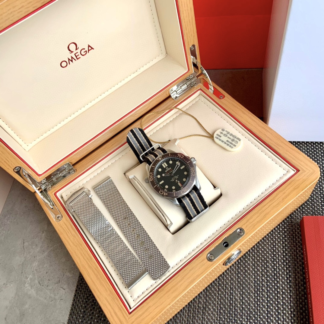 Lote Omega Seamaster 300. ¡Nuevo estilo! Bond 007 - No Time to Die lanza el cinturón de malla original, ¡la v…
