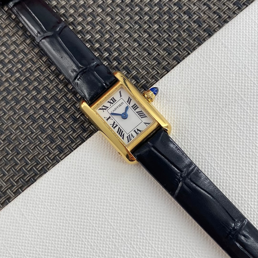 NO:387945,New Cartier tank mini 24*16  The CARTIER-Tank popular model was launched. The Cartier tank WGTA0212 is 24mm x 16mm and has a thickness of only 6.3. This small and exquisite design makes it the best choice for women's watches. The lines of the case are smooth and tough, showing a unique style of power and elegance. Especially the polishing of the case makes it show a charming luster in the light, while the brushing process on the side further enhances the texture. The design concept of this watch revolves around 'less is more', and each element has been carefully considered. The proportion of the rectangular case follows the golden division, the lugs and case.  The connection is smooth and natural, and the overall shape is both firm and elegant. The Roman numeral hour markers and blue steel hands on the dial retain the most classic design language of Cartier, while the fine scale of the minute track reflects the ultimate pursuit of details. The case is made of 316L fine steel and is carefully polished through multiple processes. First, the raw materials are carefully cut to form the prototype of the case. Then, experienced craftsmen use traditional tools to polish each edge and angle manually to ensure smoothness and accuracy of the lines. The side of the case is brushed, which enhances the texture while also improving scratch resistance; the bezel is mirror-polished to present a mirror-like luster.  The arc of the case is a major difficulty in the reproduction process. The case of the original Cartier tank has a unique micro-arc design, which is both ergonomic and adds a visual lightness. The reproduction team uses 3D scanning technology to obtain the precise curve data of the original case, and then uses CNC CNC machine tools for precision processing. Finally, it is manually adjusted by senior craftsmen to ensure that each arc is no different from the original. The watch mirror uses sapphire crystal glass, which has extremely high hardness and light transmission. The watch mirror has double-sided anti-glare treatment, and can maintain a clear reading experience at different angles. It is worth it.  It is mentioned that special attention is paid to the joint treatment between the watch mirror and the case, and special sealant and pressure assembly technology are used to ensure that the waterproof performance reaches the daily waterproof standard (30 meters waterproof). The crown is one of the iconic elements of the Cartier tank series. The crown of WGTA0212 is inlaid with a multi-sectional synthetic sapphire. The cutting process is exquisite and can reflect charming light under different lights. The fine density of the crown gear is accurately calculated, which not only ensures the smoothness of adjustment, but also maintains the aesthetic proportion of the original version.,, cartier, cartier, gold19860909批新款卡地亚坦克迷你小号24*16 CARTIER-Tank爆款推出,卡地亚坦克WGTA0212尺寸为24毫米×16mm,厚度仅为6.3,这种小巧精致的设计使其成为女士腕表的不二之选.表壳的线条流畅而硬朗,展现出一种独特的力量感与优雅并存的风格.尤其是表壳的抛光处理,使其在光线下呈现出迷人的光泽,而侧面的拉丝工艺则进一步提升了质感.这款表的设计理念围绕'少即是多'展开,每一个元素都经过精心考量.矩形表壳的比例遵循黄金分割,表耳与表壳的衔接流畅自然,整体造型既刚毅又优雅.表盘上的罗马数字时标和蓝钢指针保留了卡地亚最经典的设计语言,而分钟轨道的精细刻度则体现了对细节的极致追求.表壳采用316L精钢材质,经过多道工序精细打磨.首先,原材料经过精密切割,形成表壳的雏形.随后,经验丰富的工匠使用传统工具手工打磨每个棱角,确保线条的流畅与精准.表壳侧面采用拉丝处理,增强质感的同时也提高了抗刮擦性能；而表圈则经过镜面抛光,呈现出如镜面般的光泽. 表壳的弧度是复刻过程中的一大难点.原版卡地亚坦克的表壳具有独特的微弧设计,既符合人体工程学,又增加了视觉上的轻薄感.复刻团队使用3D扫描技术获取原版表壳的精确曲线数据,然后通过CNC数控机床进行精密加工,最后再由资深工匠手工调整,确保每一个弧度都与原版无异.表镜方面采用蓝宝石水晶玻璃,具有极高的硬度和透光性.表镜经过双面防眩处理,在不同角度下都能保持清晰的读时体验.值得一提的是,特别注重表镜与表壳的接合处处理,使用特殊的密封胶和压力装配技术,确保防水性能达到日常生活防水标准(30米防水).表冠是卡地亚坦克系列的标志性元素之一,WGTA0212的表冠镶嵌一颗多切面合成蓝宝石,切割工艺精湛,在不同光线下能折射出迷人的光芒.表冠齿轮的细密度经过精确计算,既保证了调时的顺畅度,又维持了原版的美学比例.,,cartier,cartier,gold,Watch