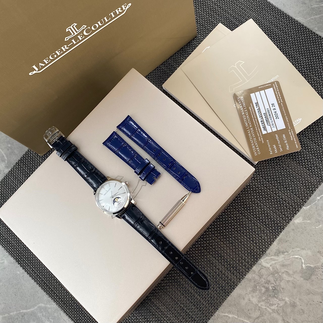 Часы Jaeger-LeCoultre