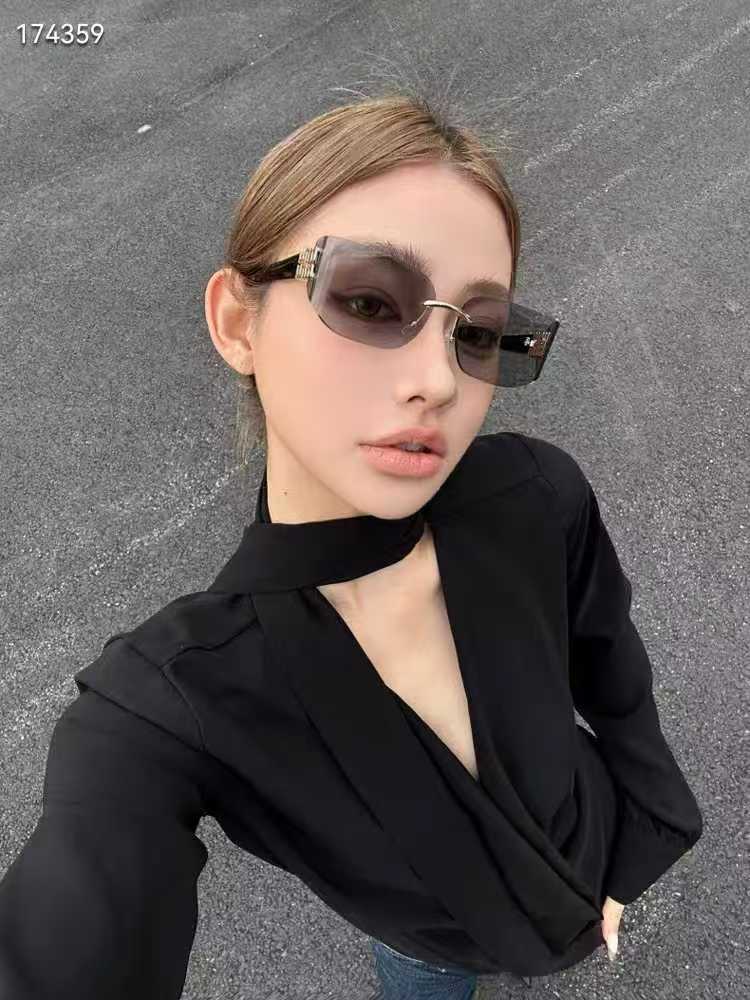 Unknown 戴上它秒变欧美辣妹 高级感黑色墨镜绝绝子