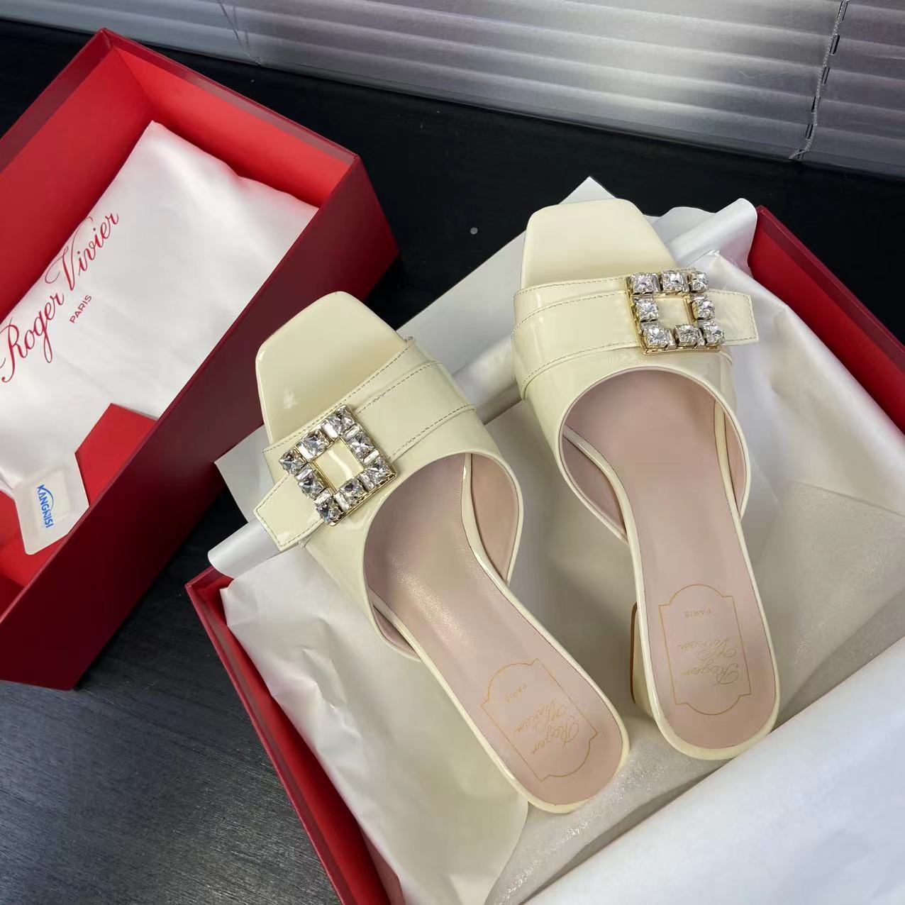 | Rv Spedizione Scarpe