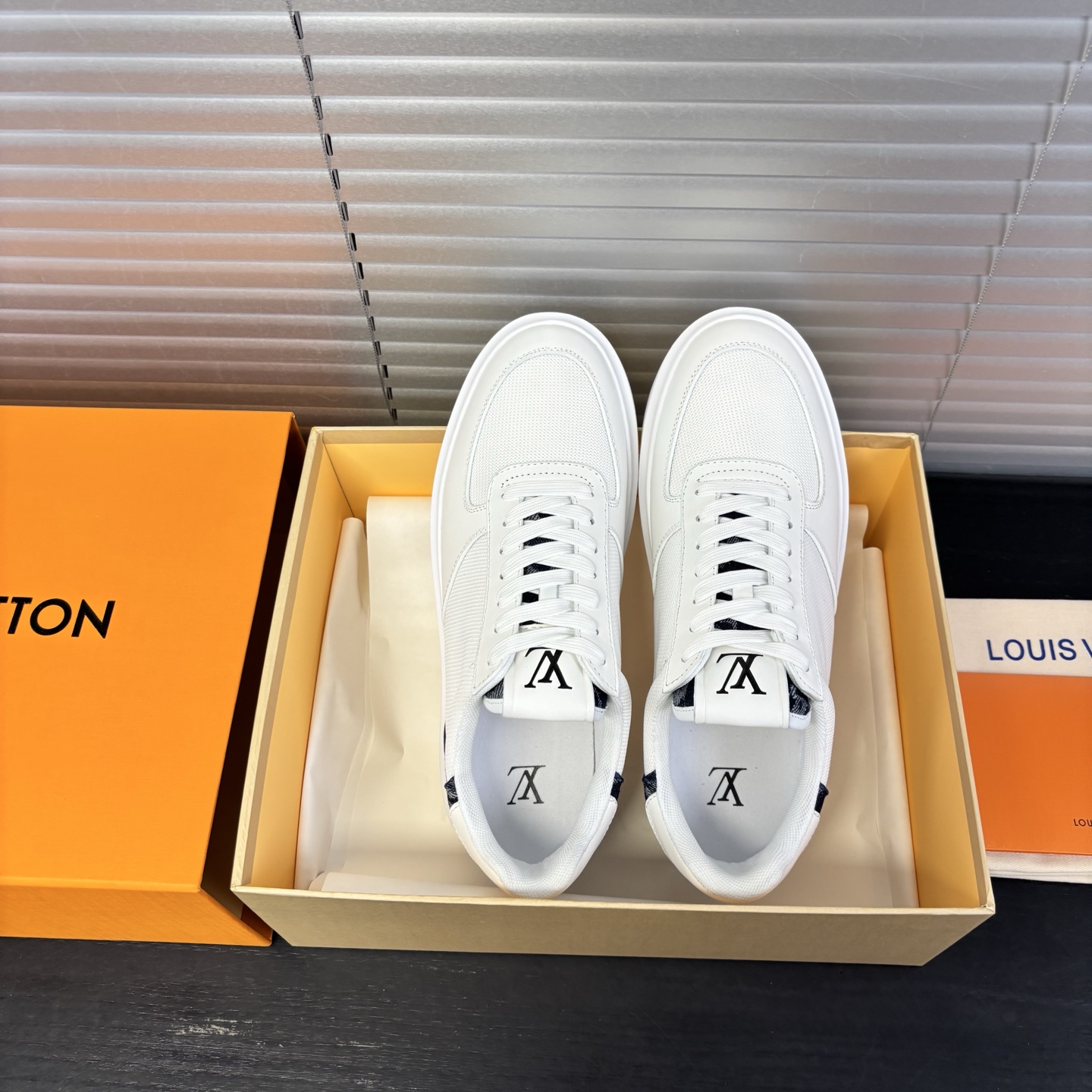 | Lv Spedizione Uomo Scarpe