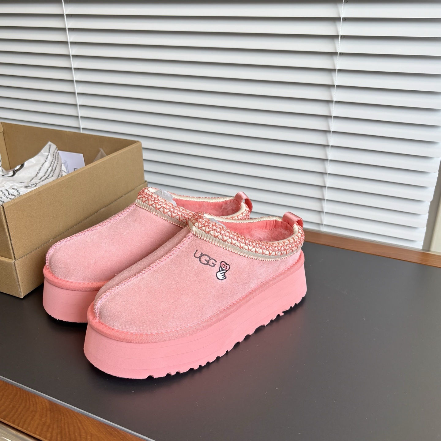 火爆出圈的塔茨. UGG Tazz 随性松弛一脚蹬来放大招了🌸Tazz 限定比心款🫶狠狠的来了🫰被这双T