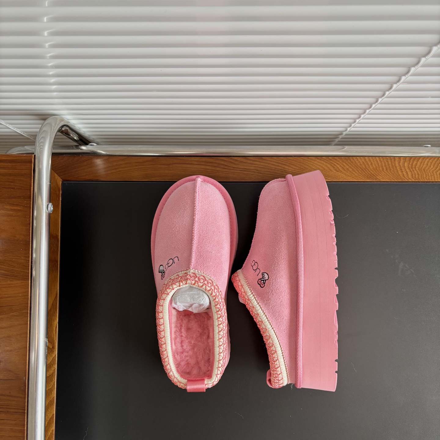 . UGG Tazz 🌸
Tazz 🫶 🫰 Tazz 💗
UGG Tazz Tazz Love 💖 Max ➕ : +// TAGLIA: 35-40