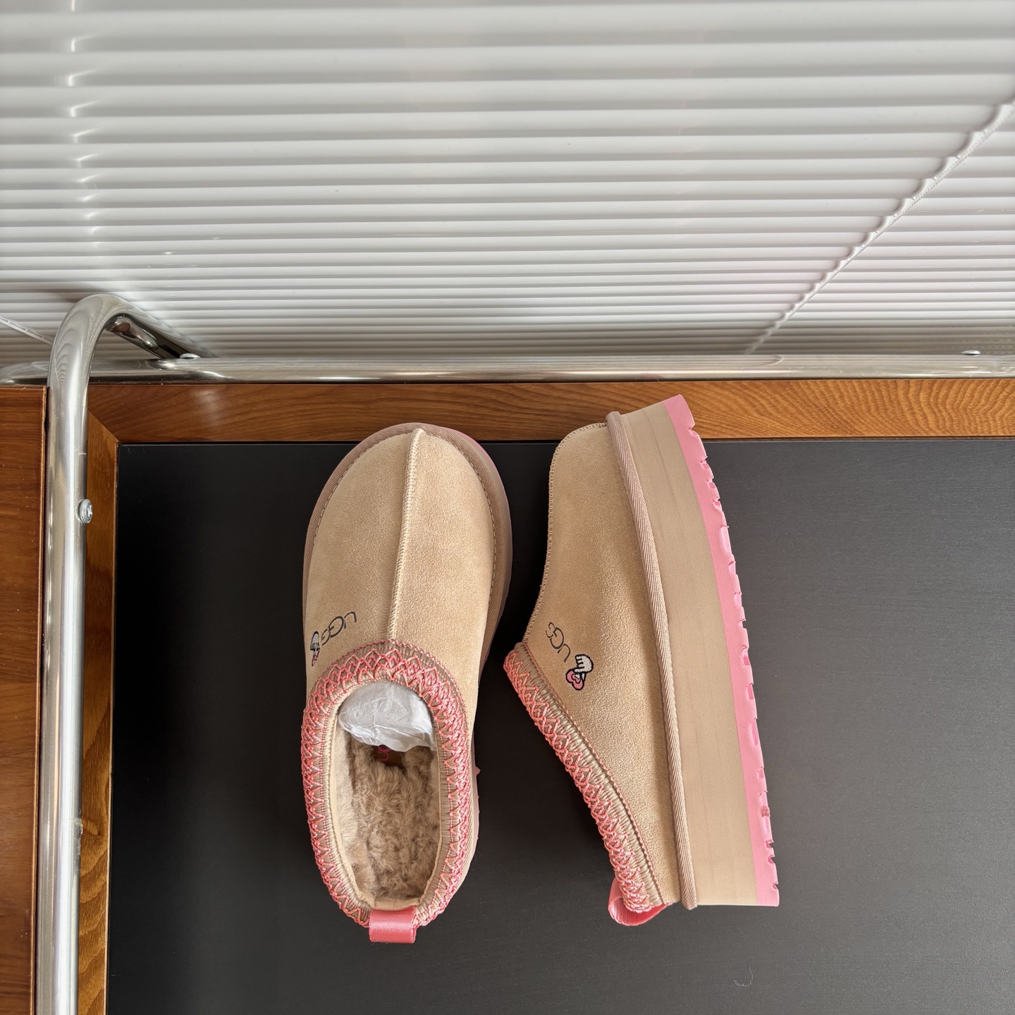 . UGG Tazz 🌸
Tazz 🫶 🫰 Tazz 💗
UGG Tazz Tazz Love 💖 Max ➕ : +// TAGLIA: 35-40