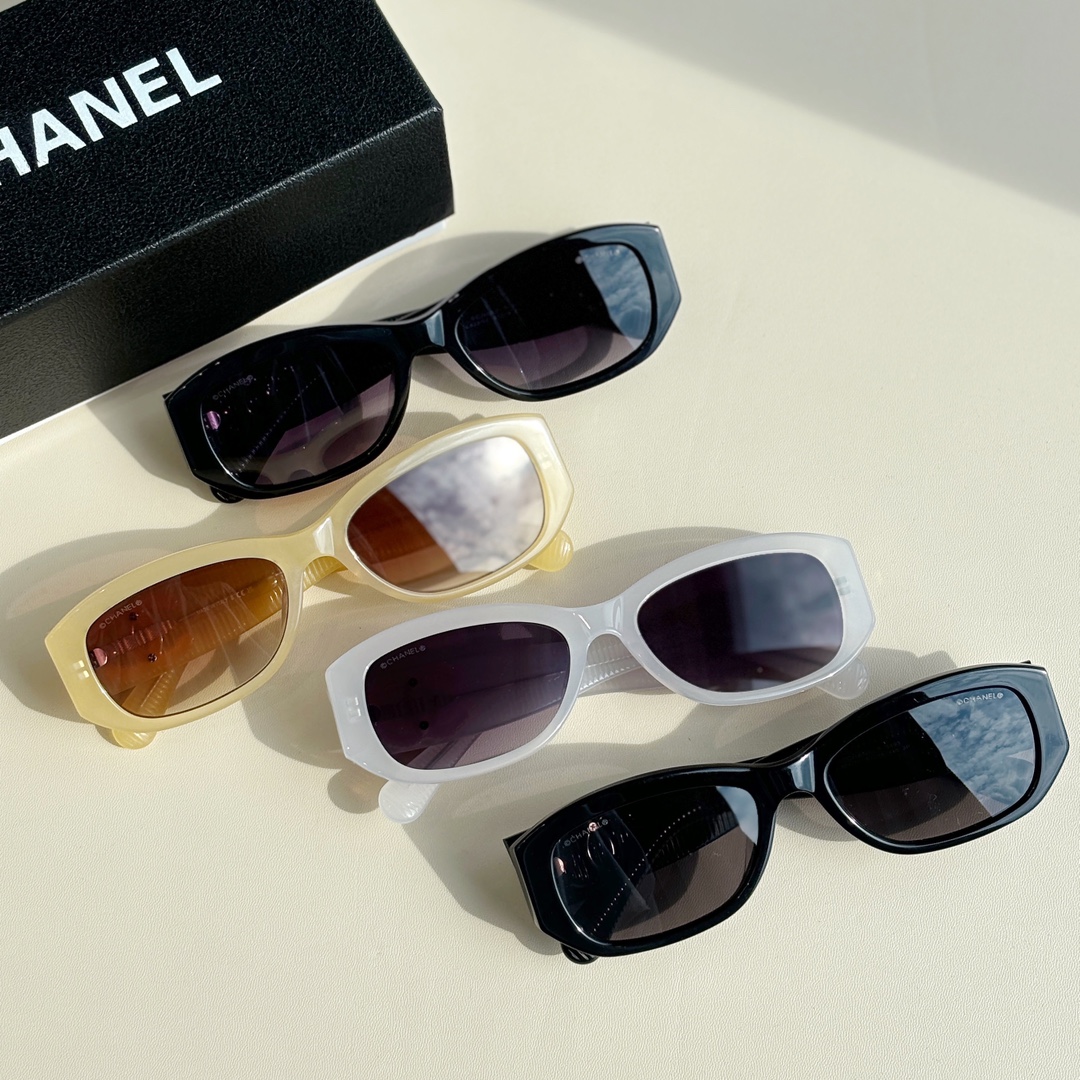 Chanel Lunettes De Soleil Concepteur de haute qualité
 Noir Or La couleur violette Jaune Unisexe Collection printemps – été Vintage