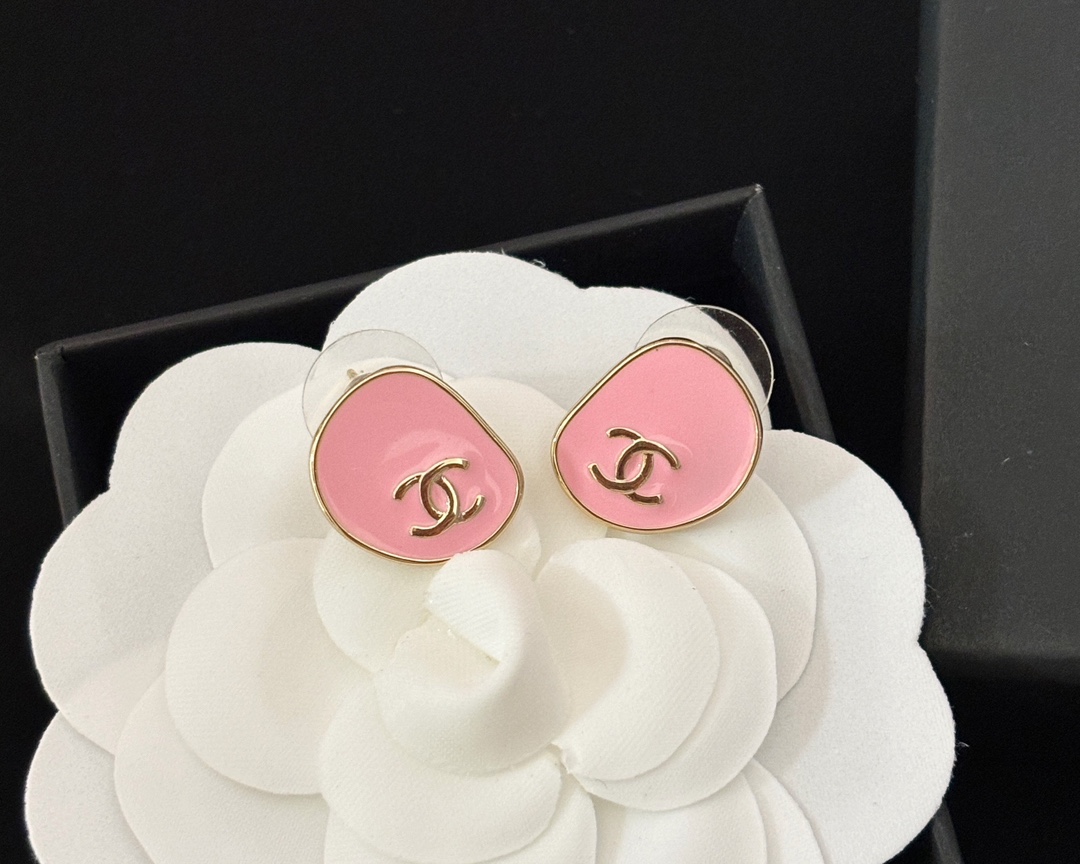 Chanel Bijoux Boucle D’Oreille Rose pâle Couleur rose Jaune