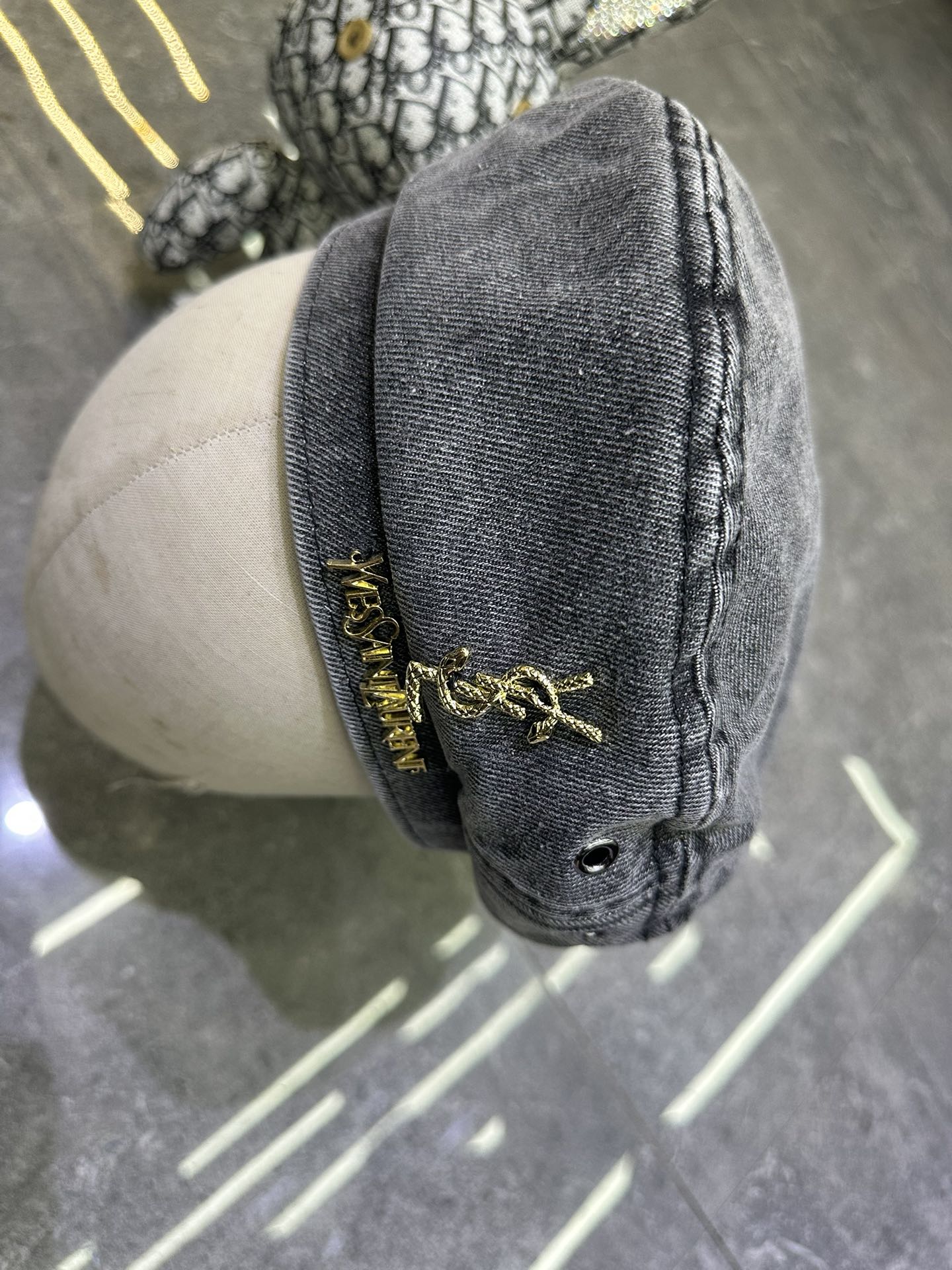 🎀YsL 爆款牛仔贝雷帽‼️‼️
