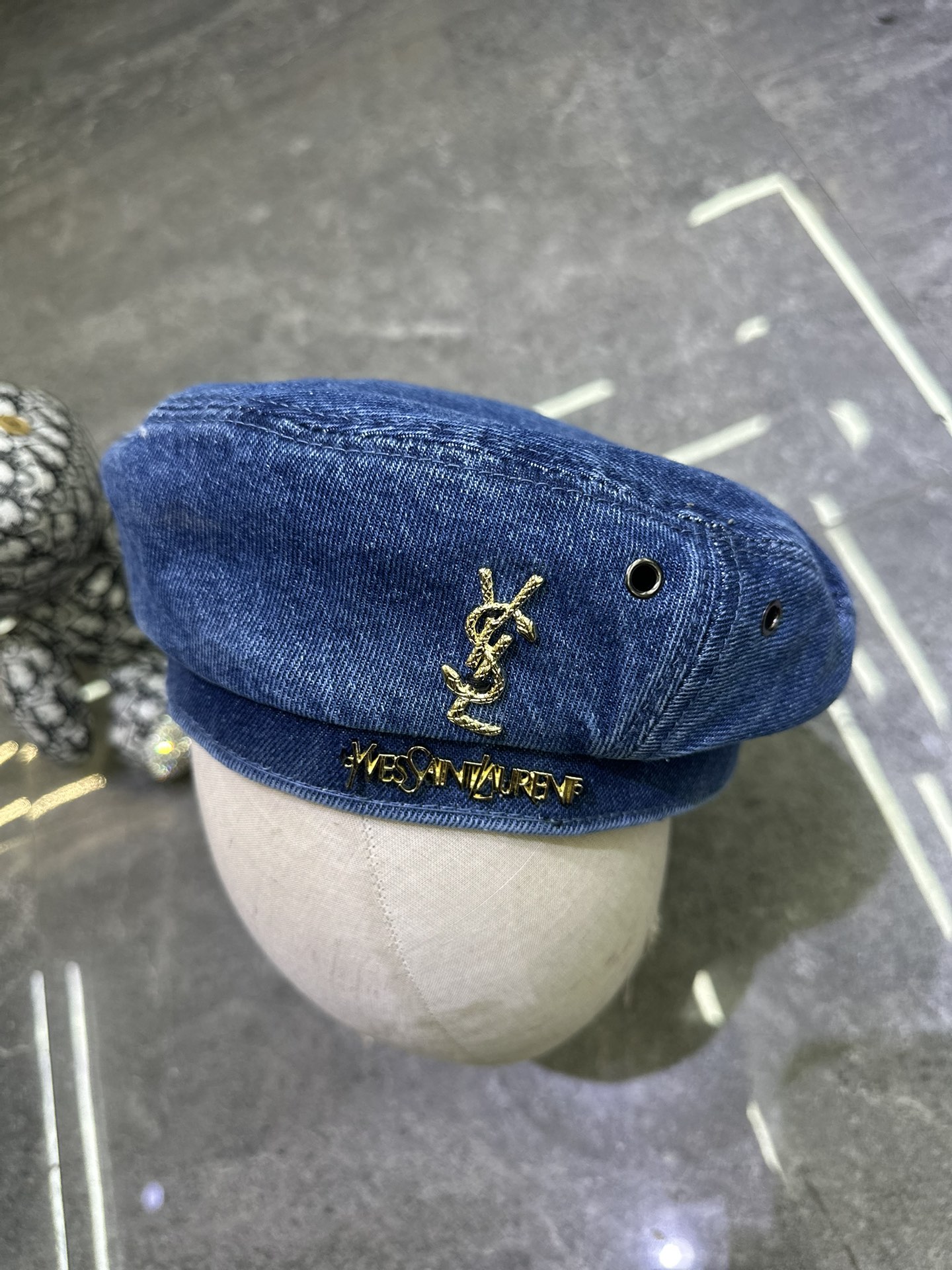 🎀YsL 爆款牛仔贝雷帽‼️‼️