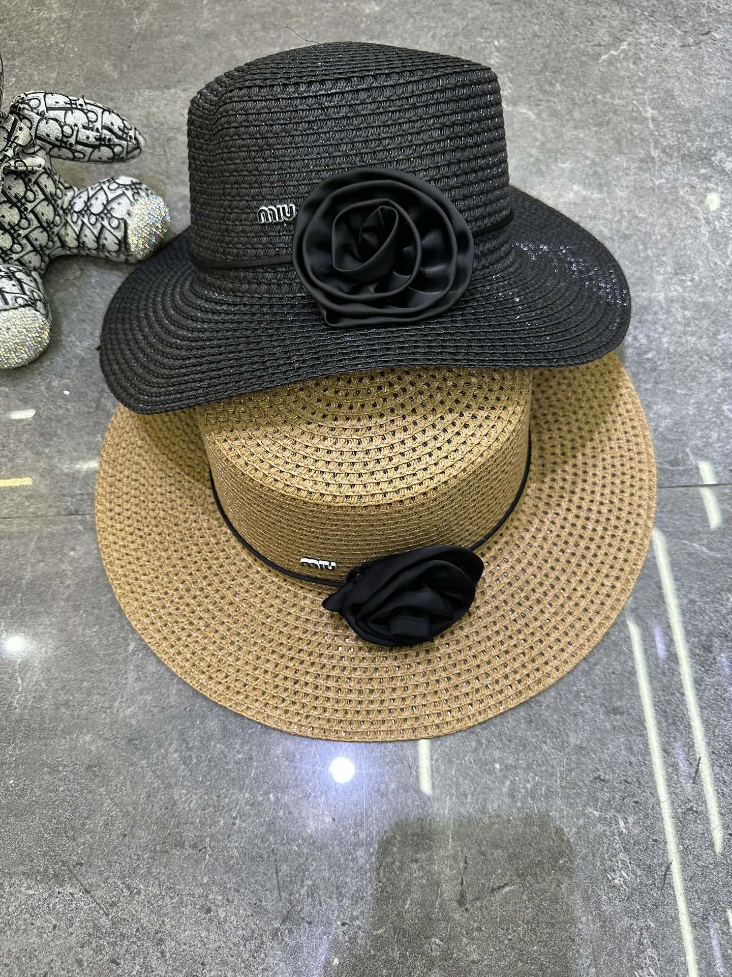 🎀Miumiu 爆款山茶花平顶帽🔥🔥👒👒