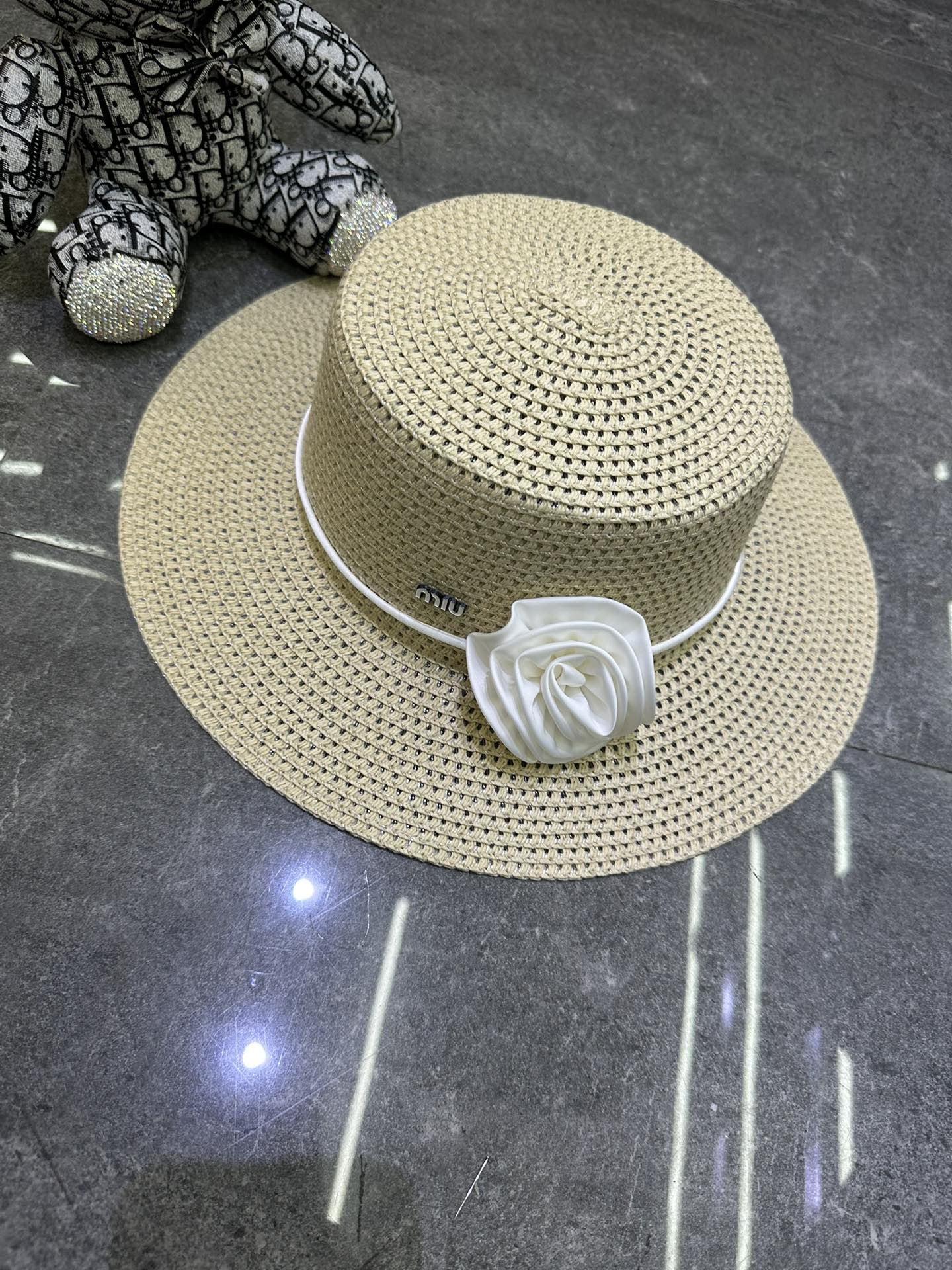 🎀Miumiu 爆款山茶花平顶帽🔥🔥👒👒