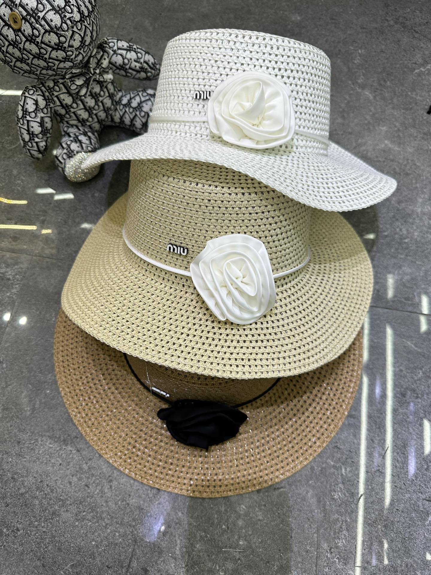 🎀Miumiu 爆款山茶花平顶帽🔥🔥👒👒