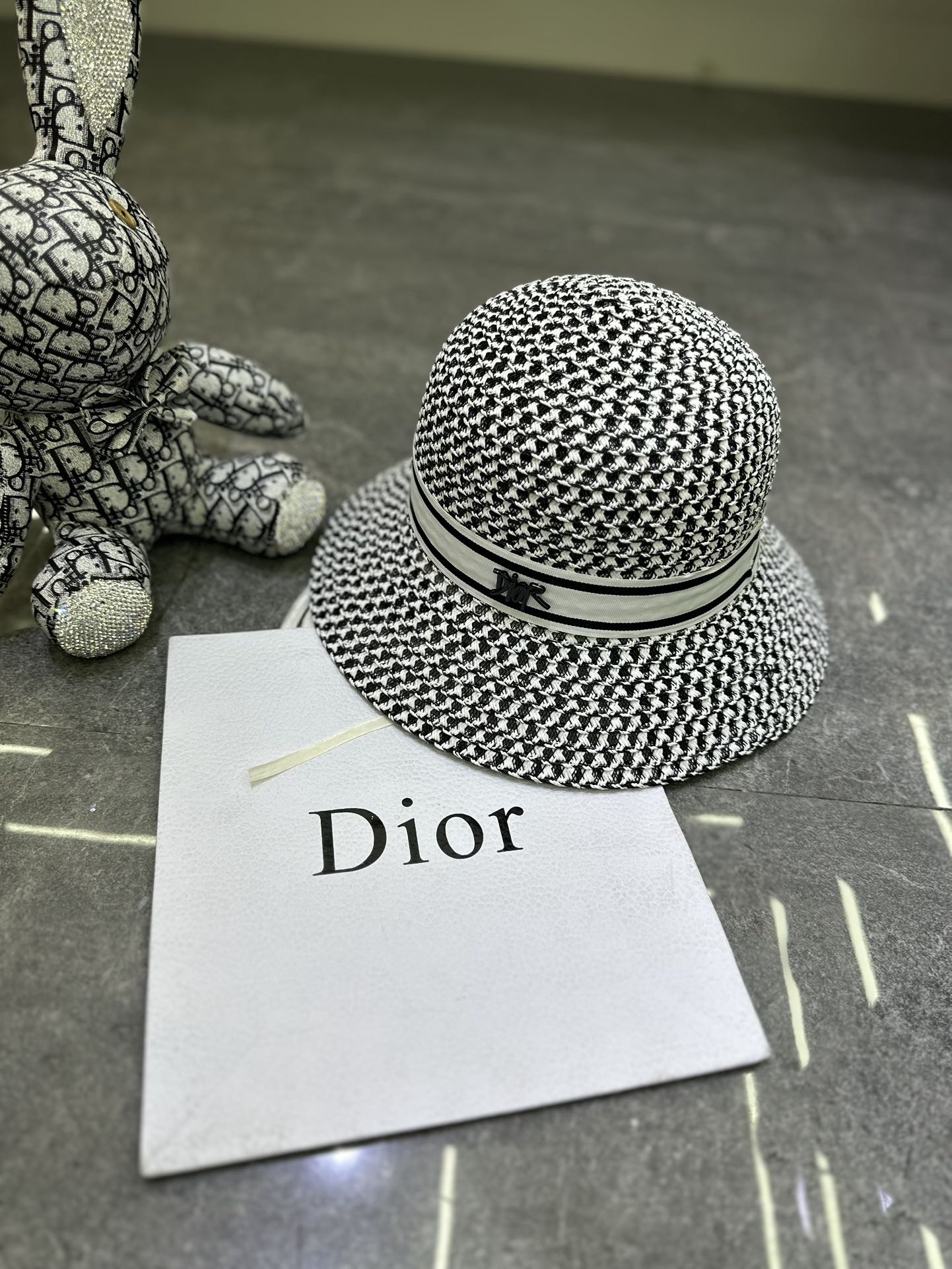 🎀迪奥爆款经典盆帽👒👒👒春夏新品百搭时尚单品首选🔥🔥🔥