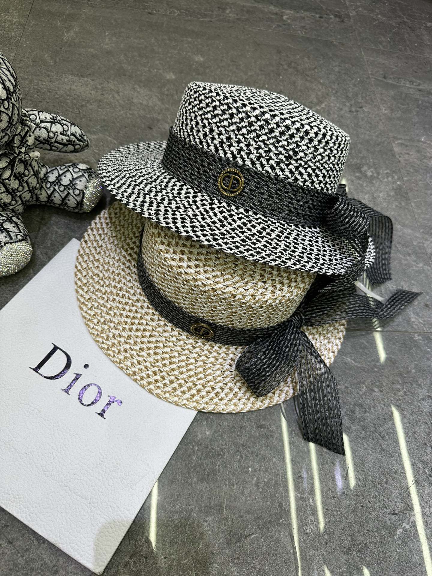 🎀迪奥爆款经典平顶帽👒👒👒春夏新品百搭时尚单品首选🔥🔥🔥