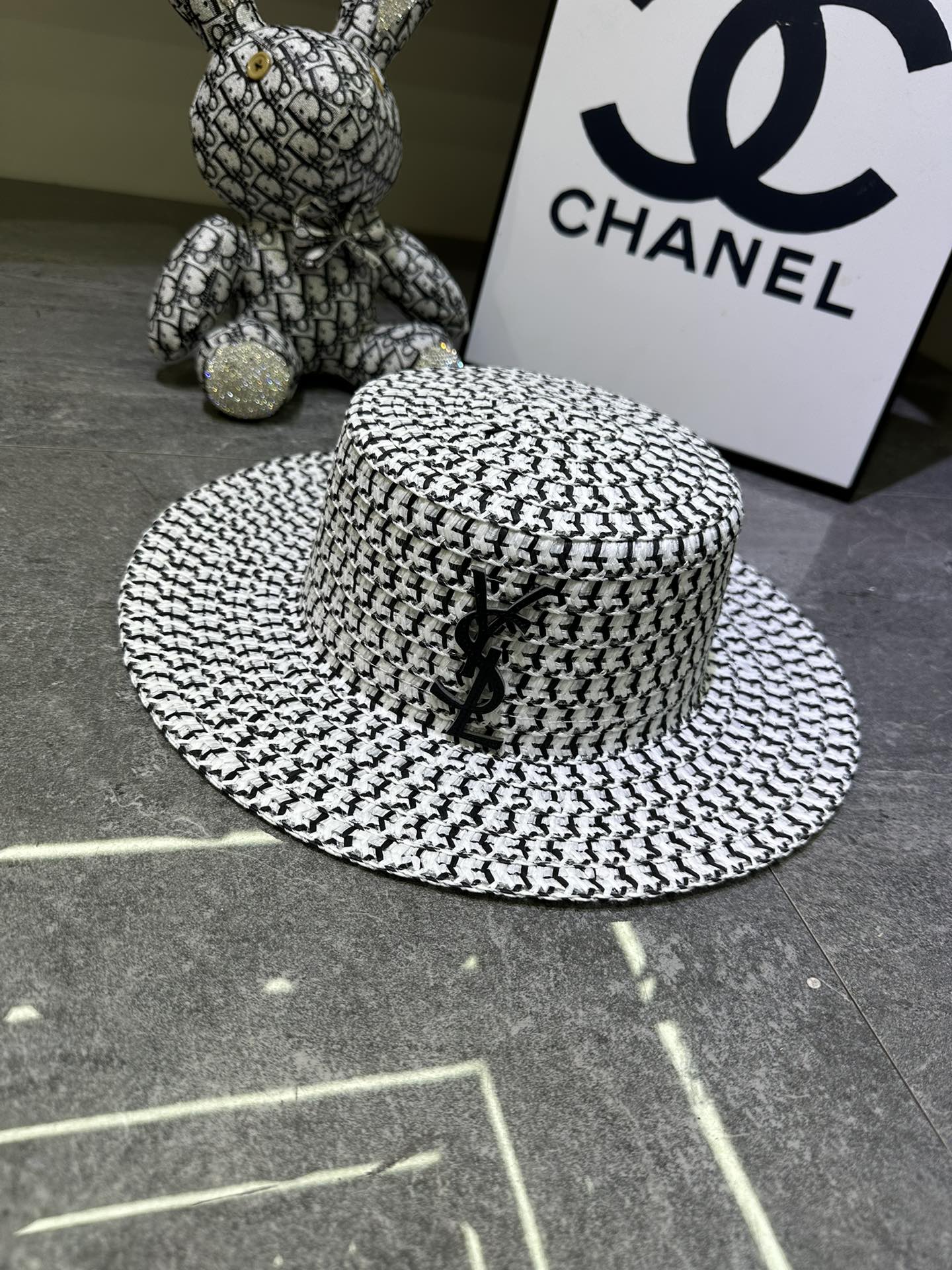 NO:824611,Special price with dust bag. [YSL Yves Saint Laurent] 2026 new flat-top hot straw hat, sun protection and easy to match, street travel hat straw hat fisherman hat baseball cap, hat, saint laurent, saint laurent, espadrilles, hats19860909特价配防尘袋.【YSL圣罗兰】2026新款平顶爆款草帽,遮阳又好搭,出街旅行单品帽子草帽渔夫帽棒球帽,帽子,saint laurent,saint laurent,espadrilles,hats,hat