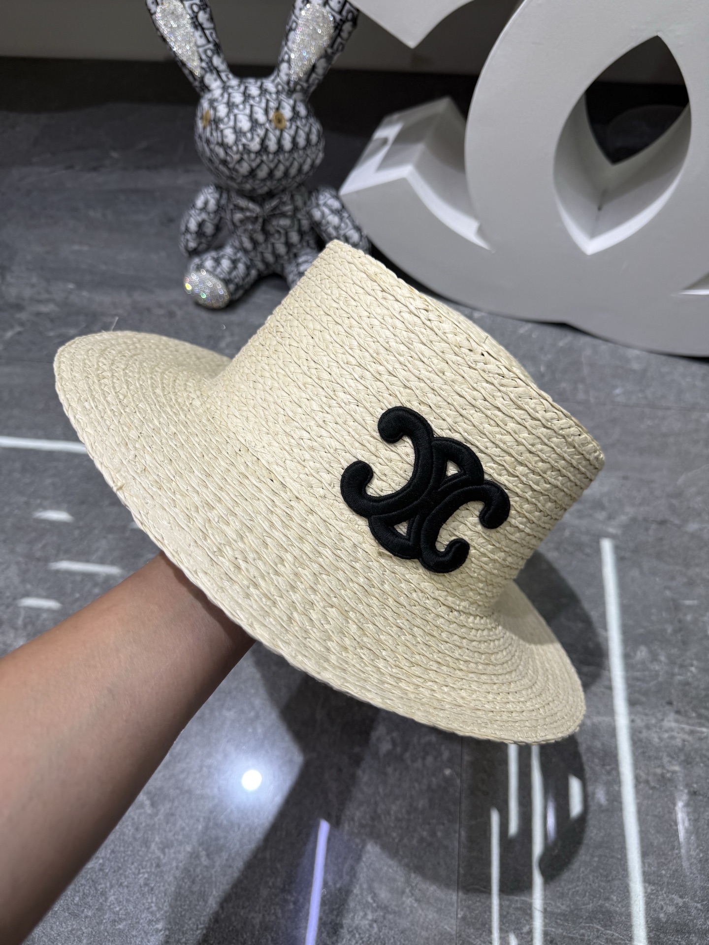 Celine 手工纸草编凹顶平沿帽‼ ‼ ‼