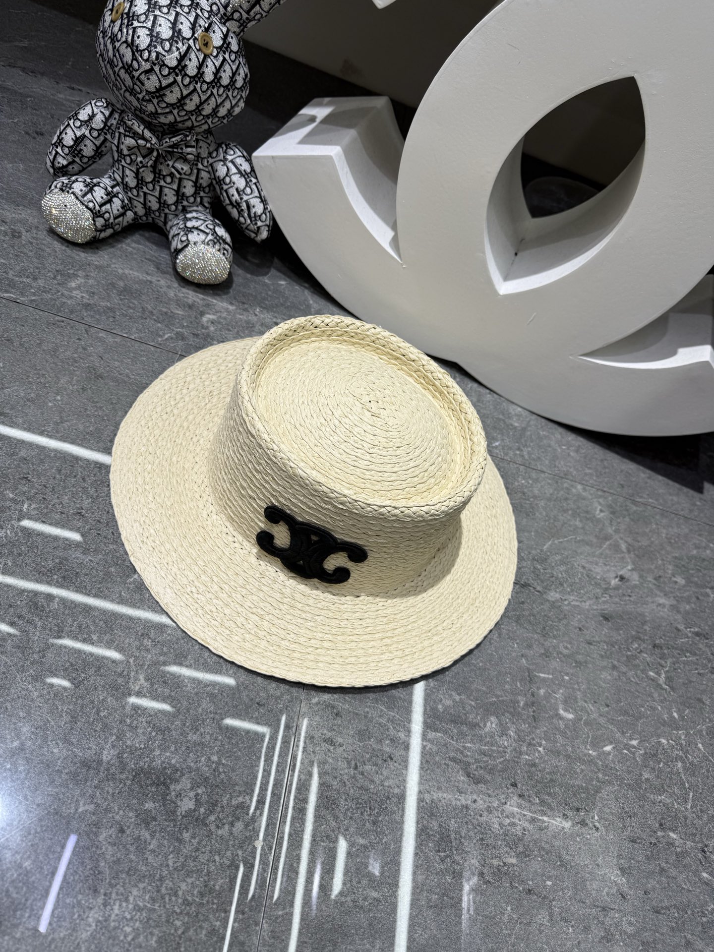 Celine 手工纸草编凹顶平沿帽‼ ‼ ‼