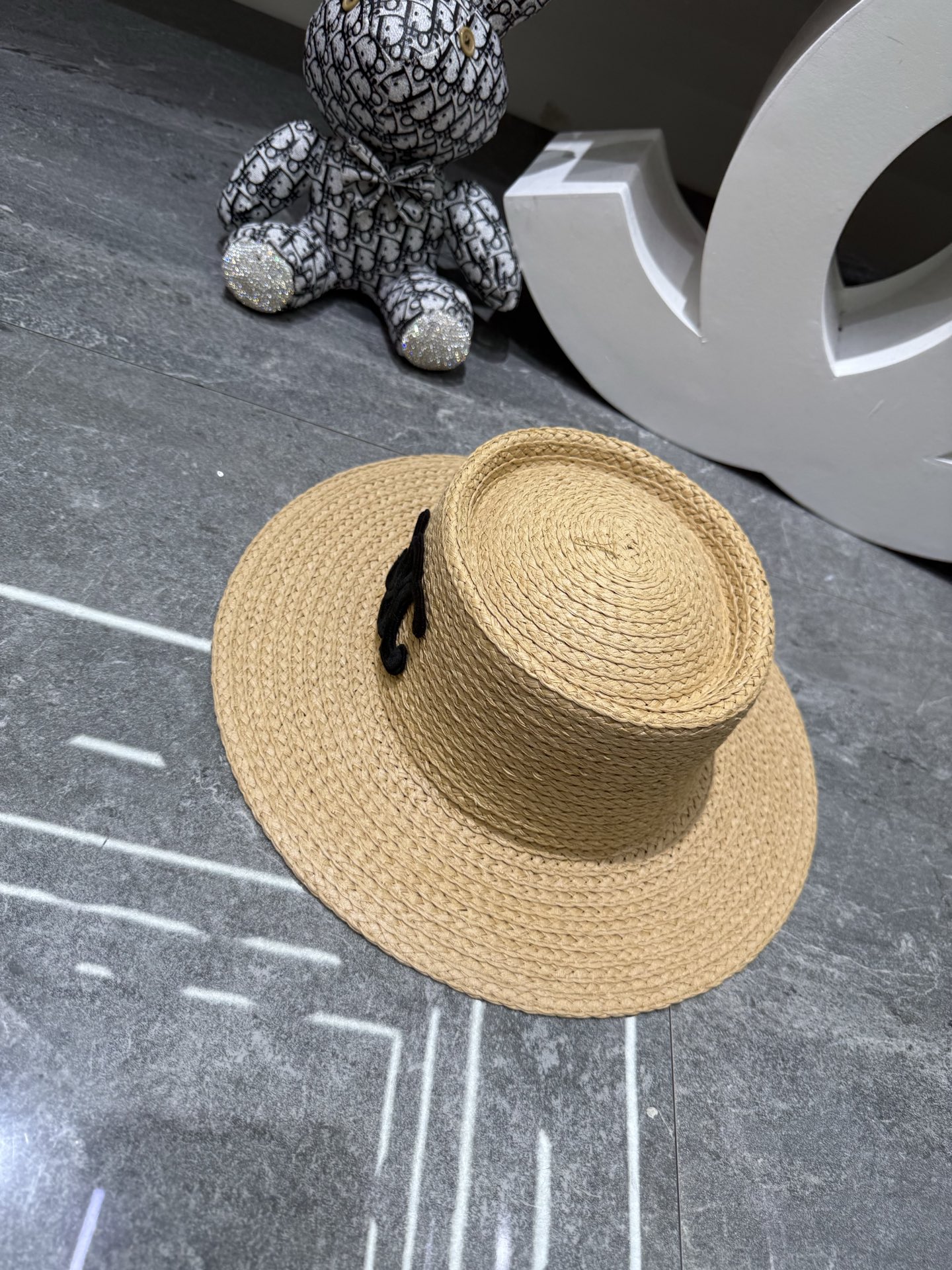 Celine 手工纸草编凹顶平沿帽‼ ‼ ‼