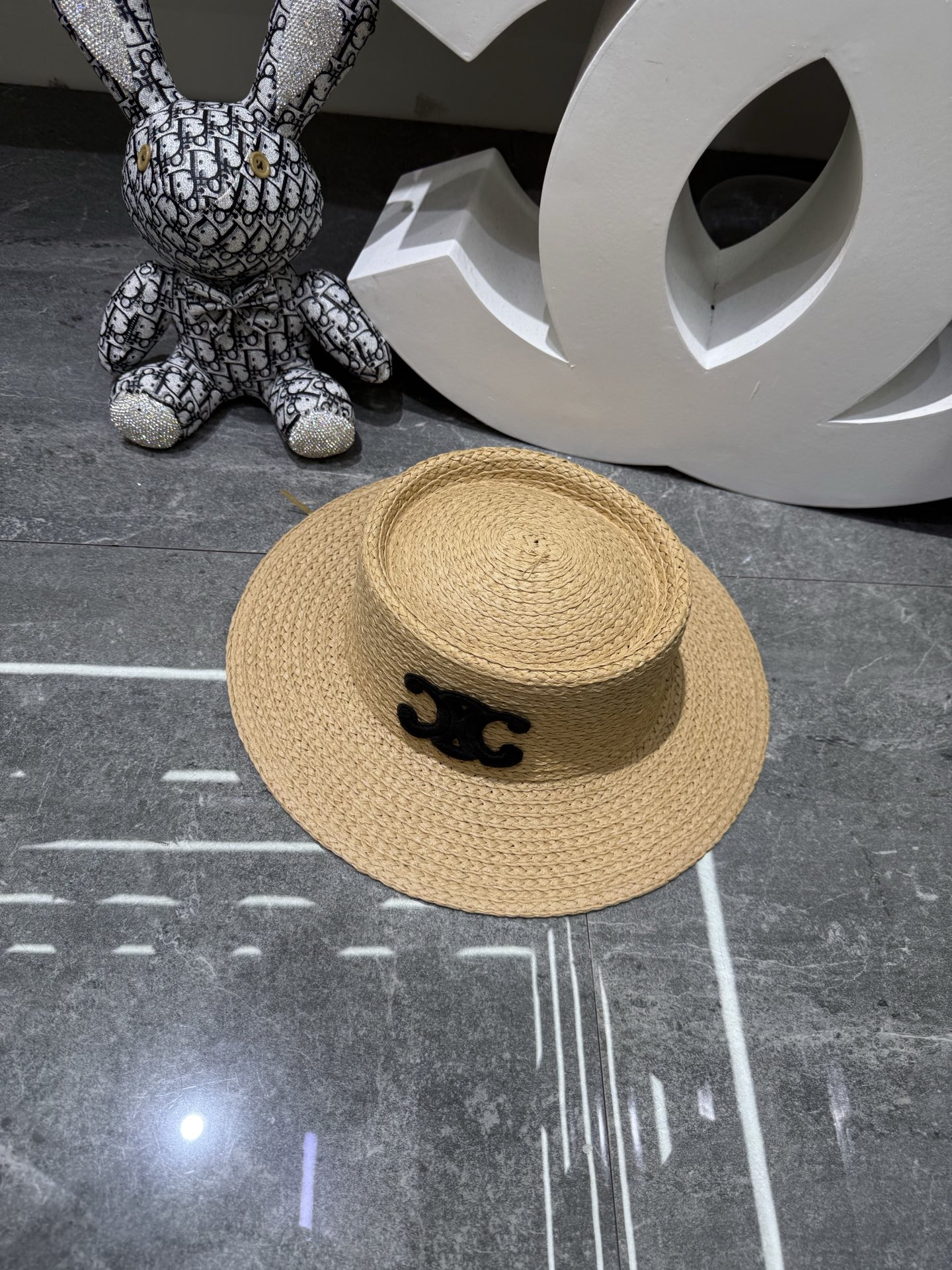 Celine 手工纸草编凹顶平沿帽‼ ‼ ‼