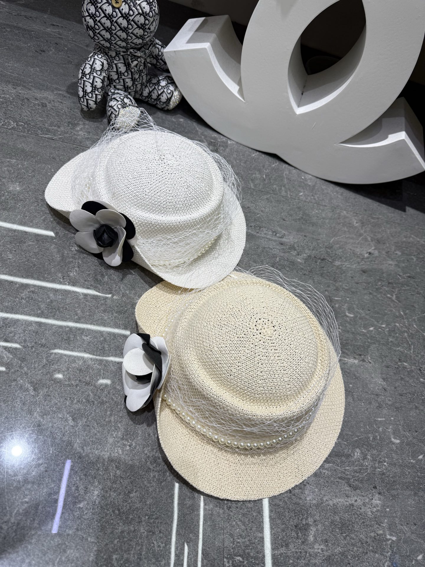 Chanel 针织网纱山茶花珍珠平顶帽‼ ‼ ‼ 高端定制系列产品白搭 个性‼ ‼